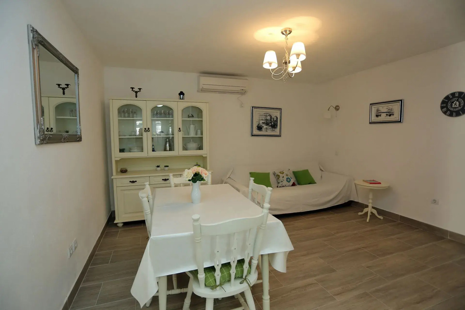 Apartment Ali - modern apartments: A2 Supetar, Island Brac
