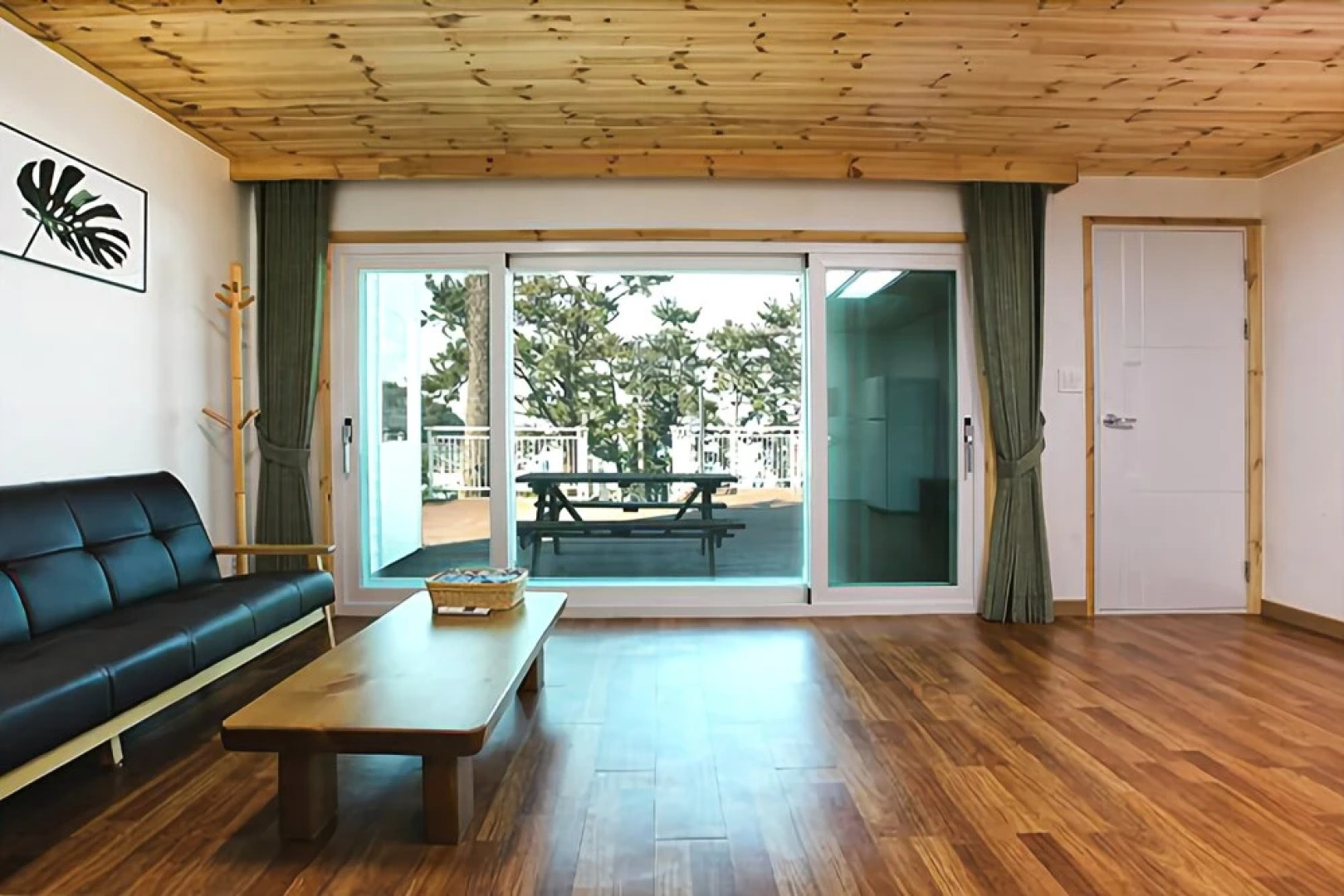 Yeosu Sea Side Pines Pension