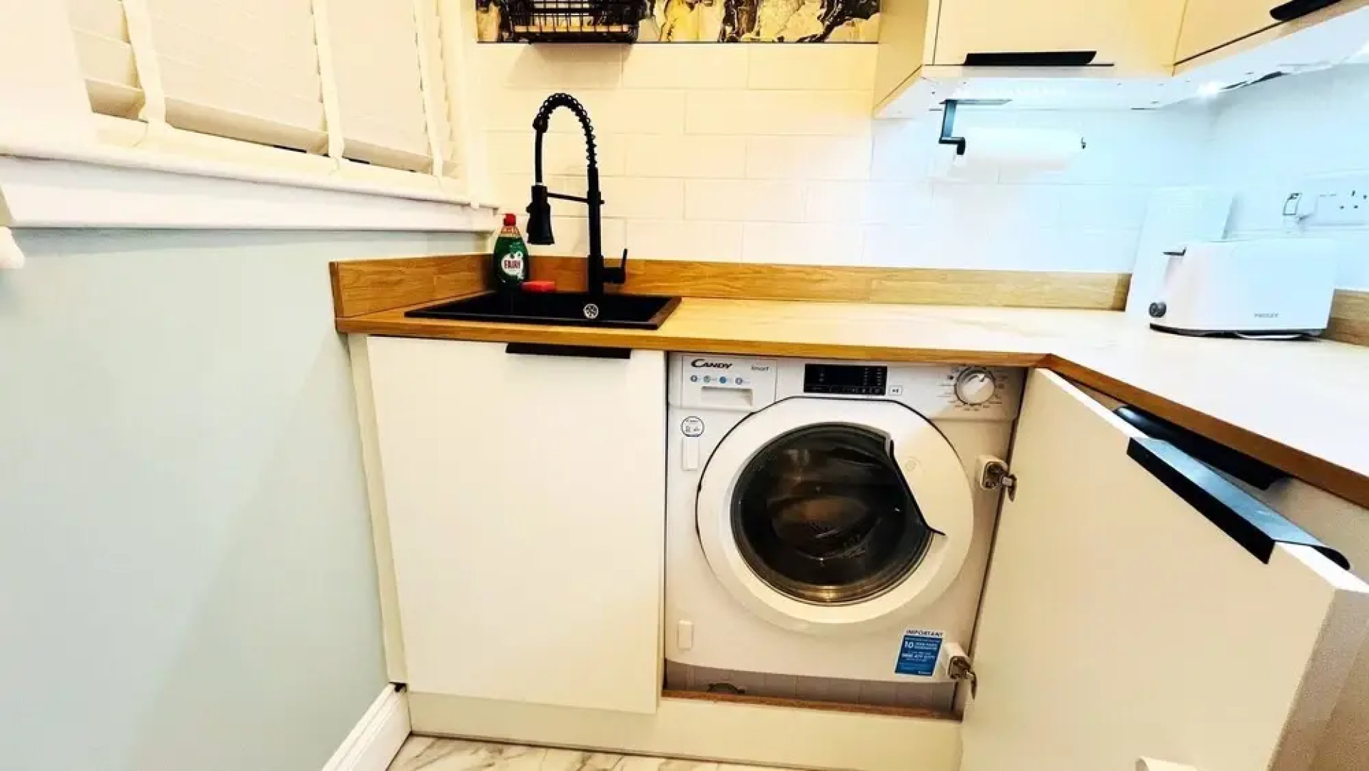 Luxury Entire Holiday Apartment - Self Checkin & Checkout