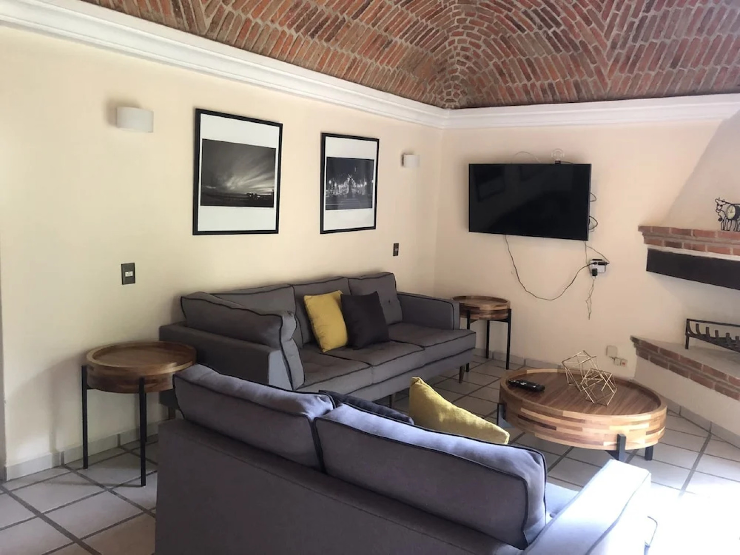 El Jardín De En Medio