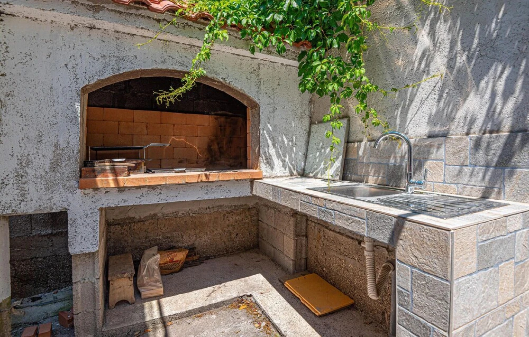 Amazing Home in Grebastica With Wifi and 4 Bedrooms