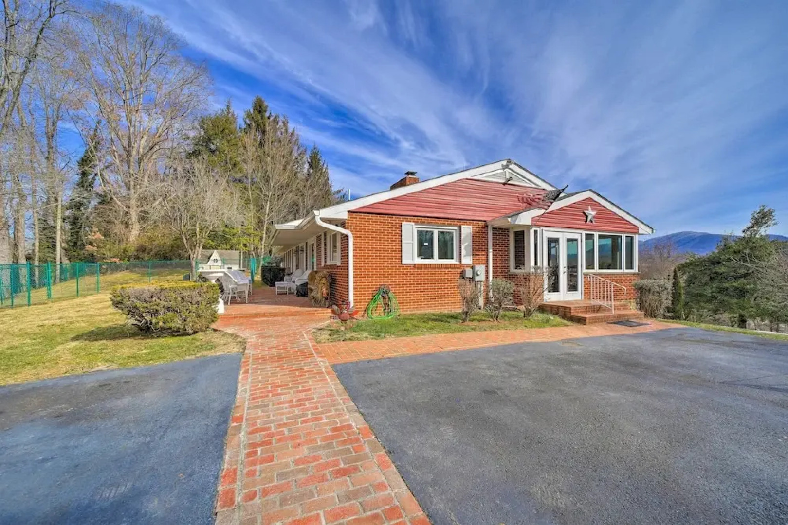 Inviting Waynesville Home Near Main St Shops