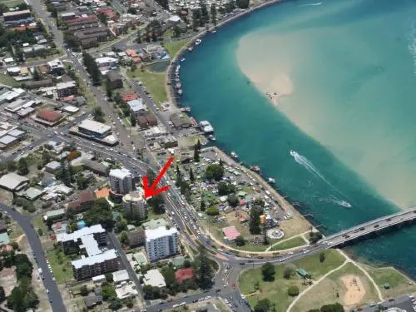 Heritage 202 Overlooking The Water