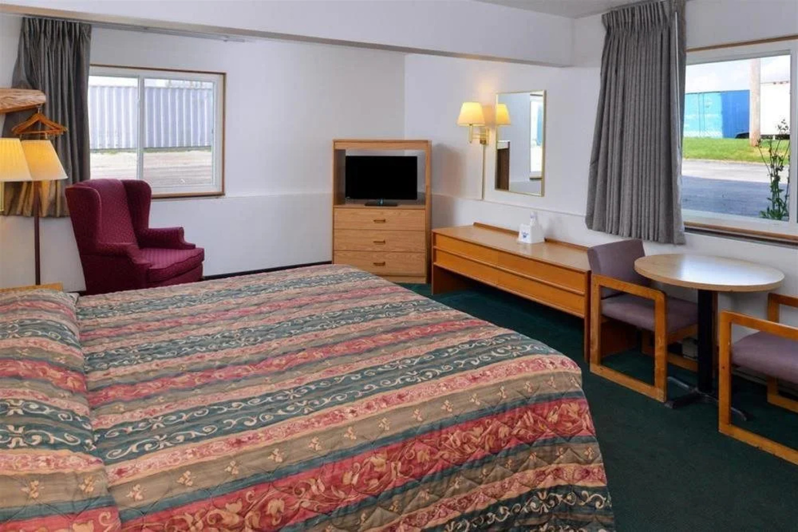 Americas Best Value Inn - Walcott / Davenport