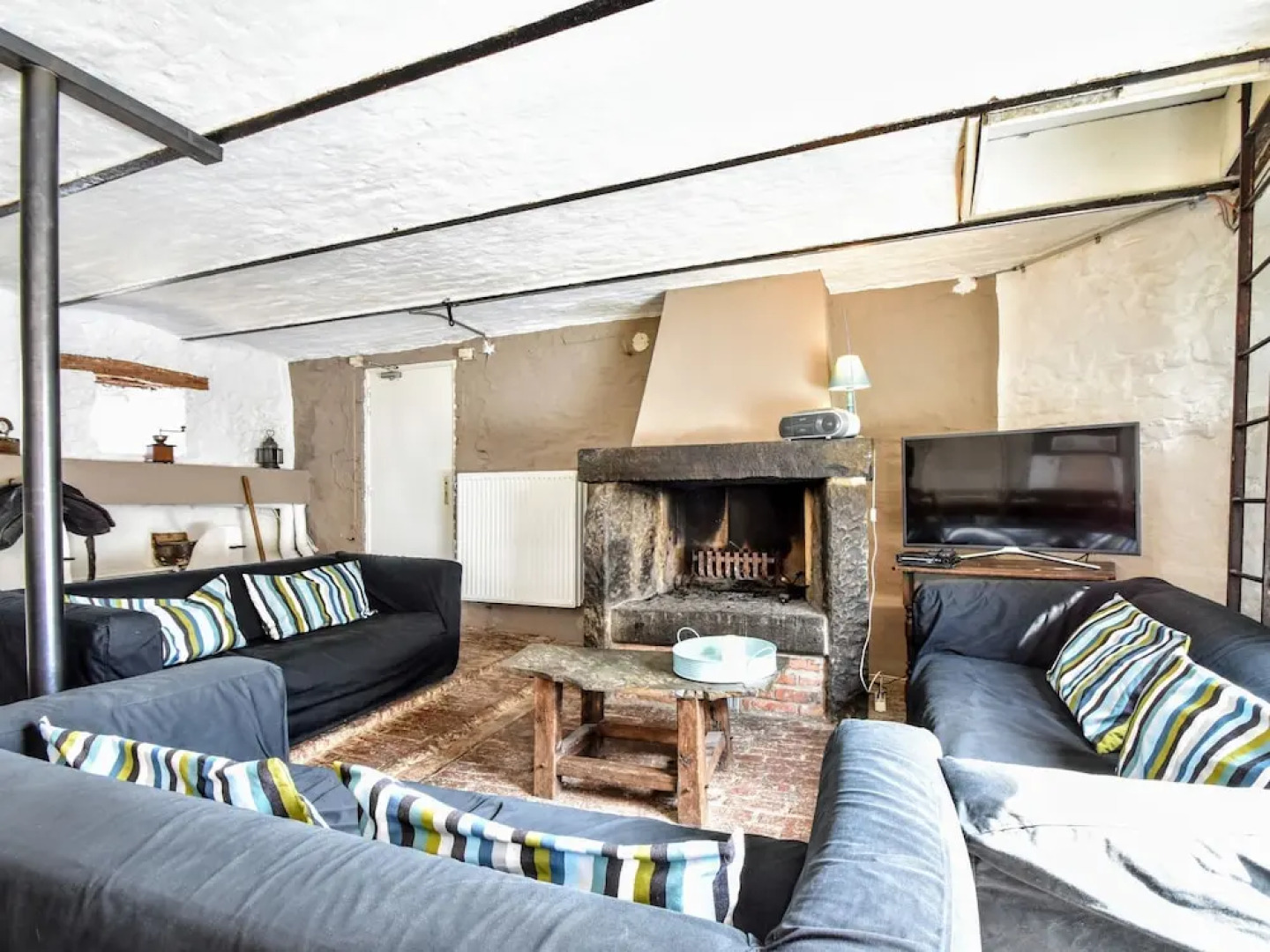 Romantic Cottage in Ferrières With Barbecue