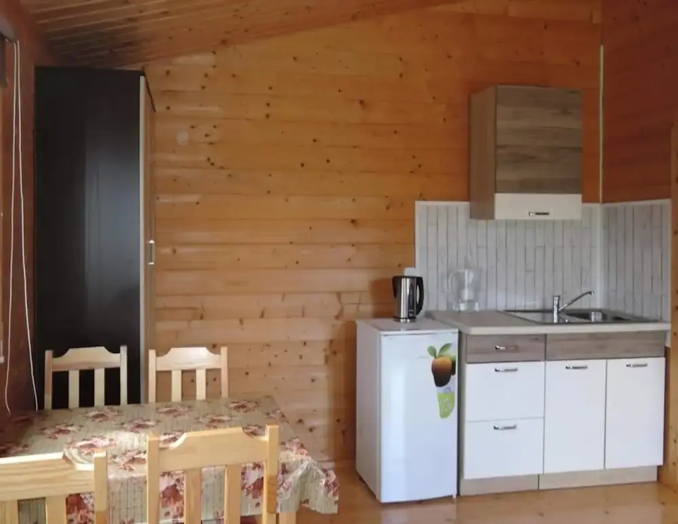 Bungalow With Terrace and Scenic Grounds