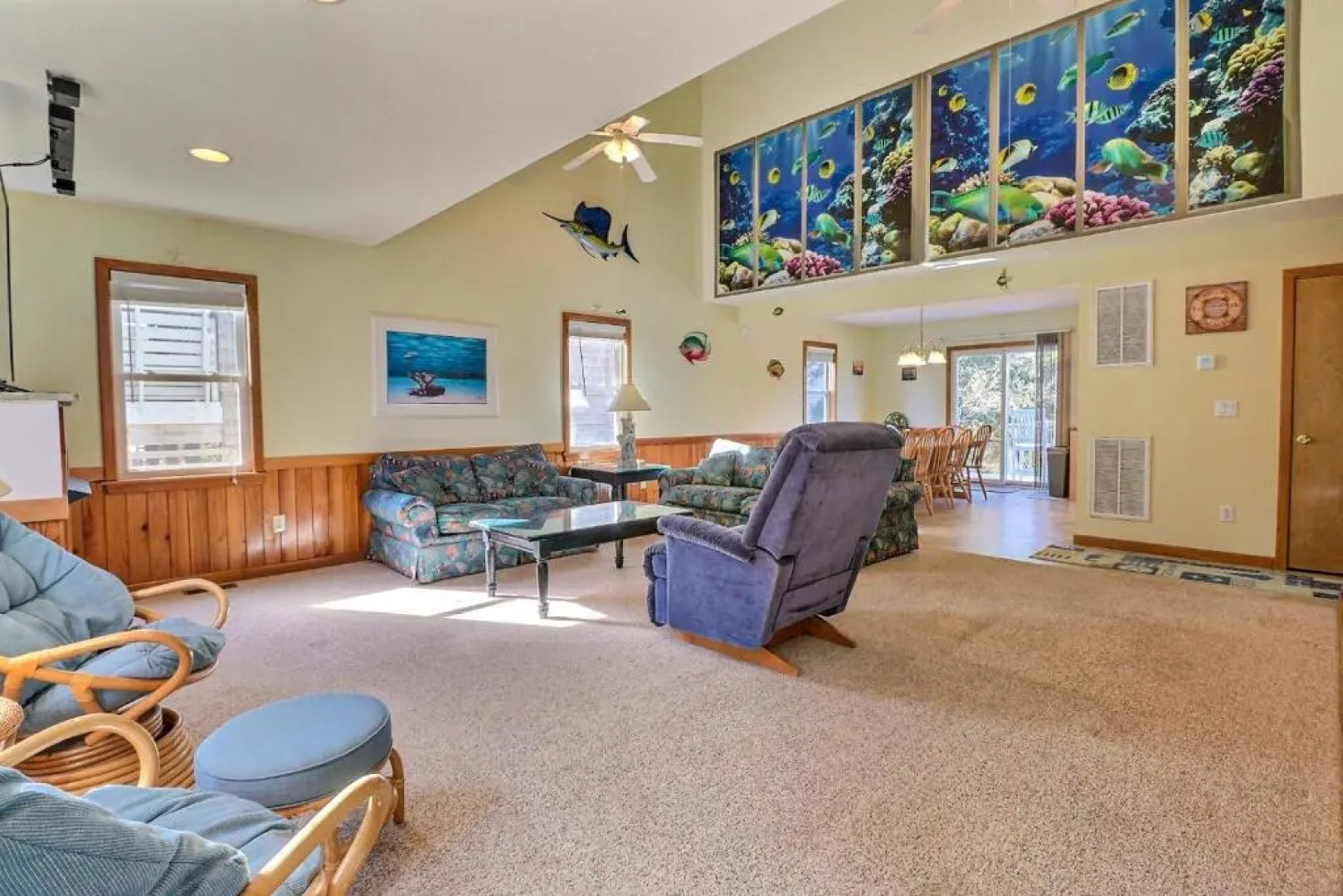 6061 - Bark O Lounge