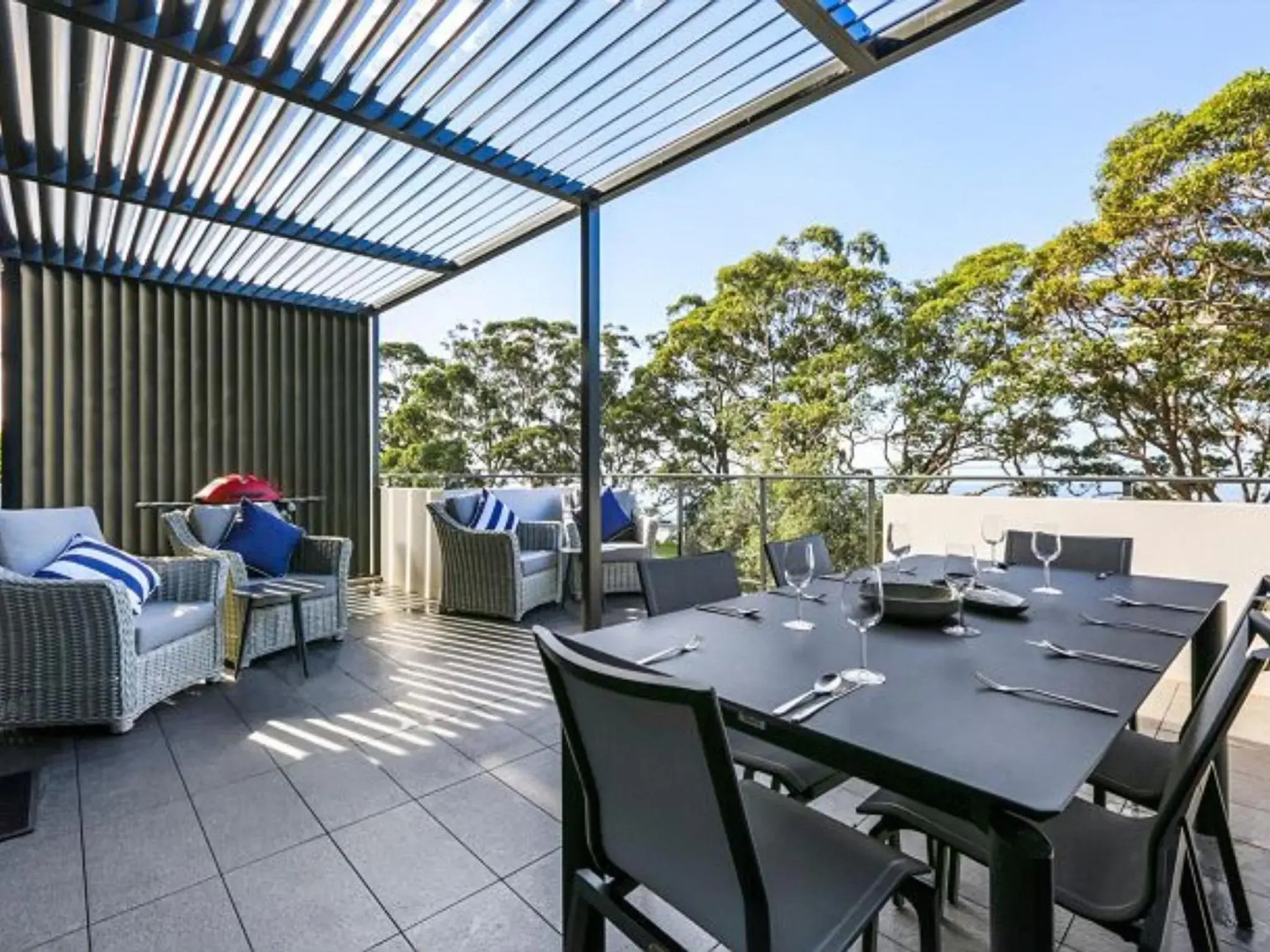 Beachfront Luxury On Huskisson Beach 1 Minute to Everywhere