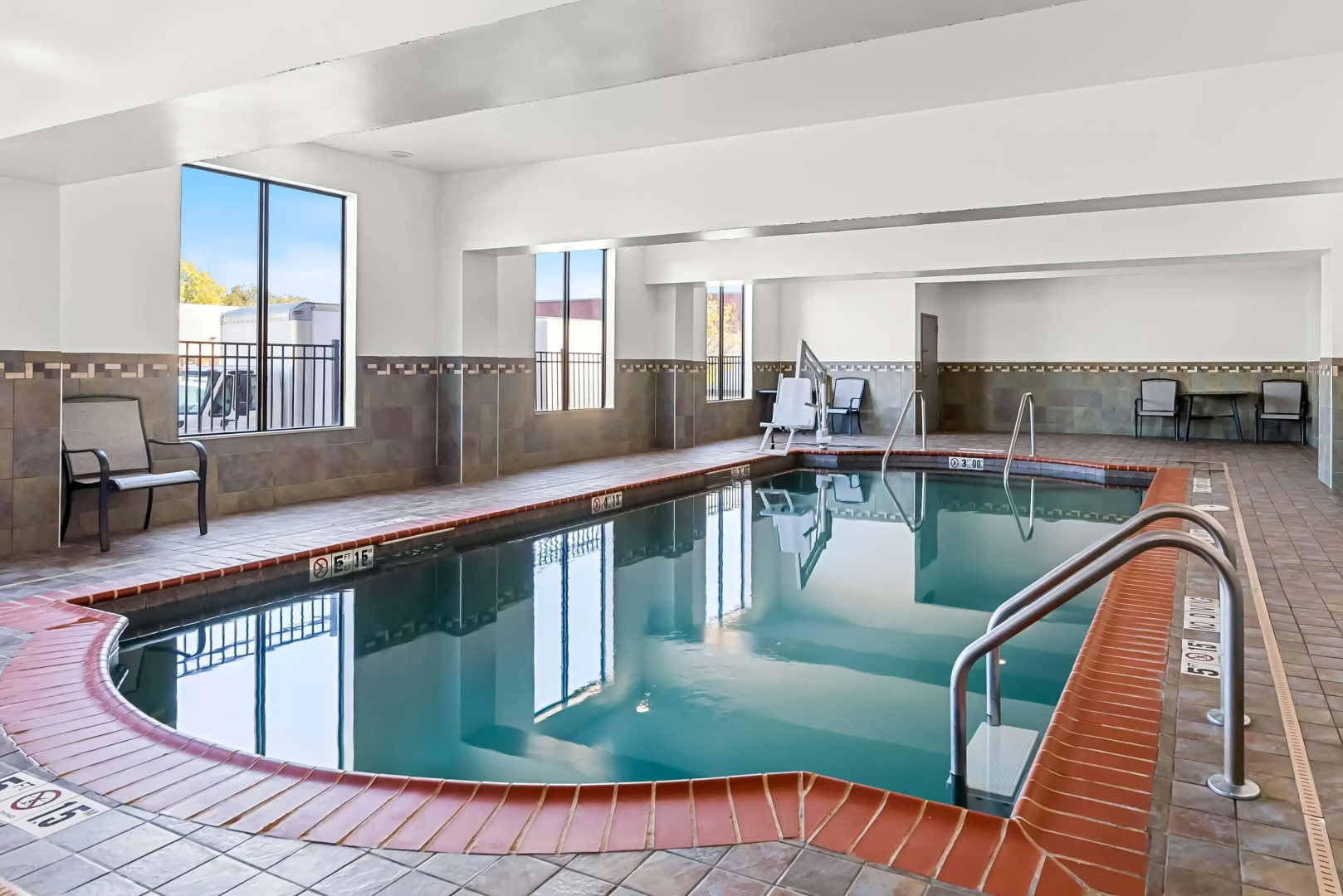 Best Western St. Louis Airport North Hotel & Suites