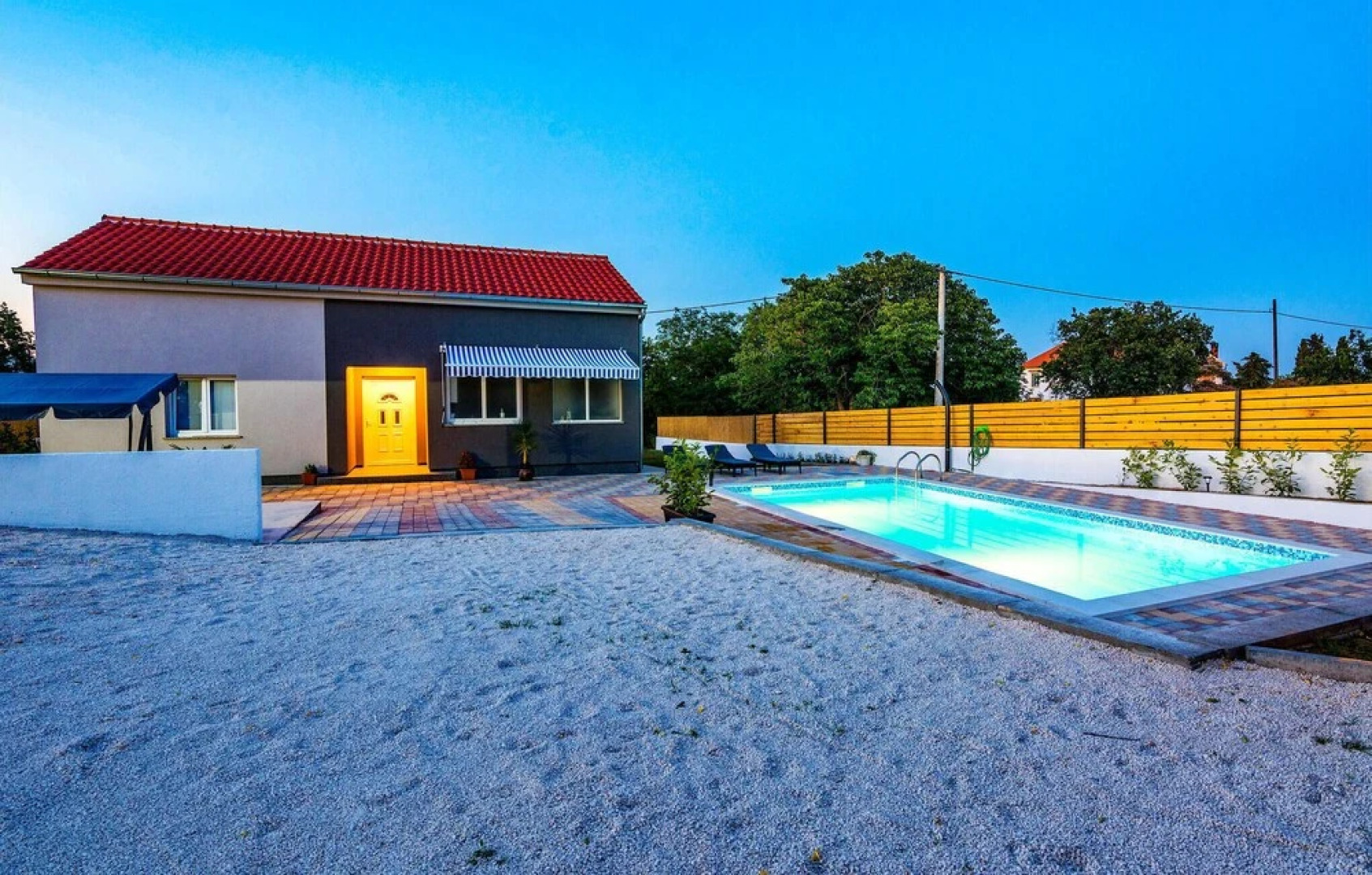 Beautiful Home in Donje Rastane With 3 Bedrooms, Wifi and Outdoor Swimming Pool