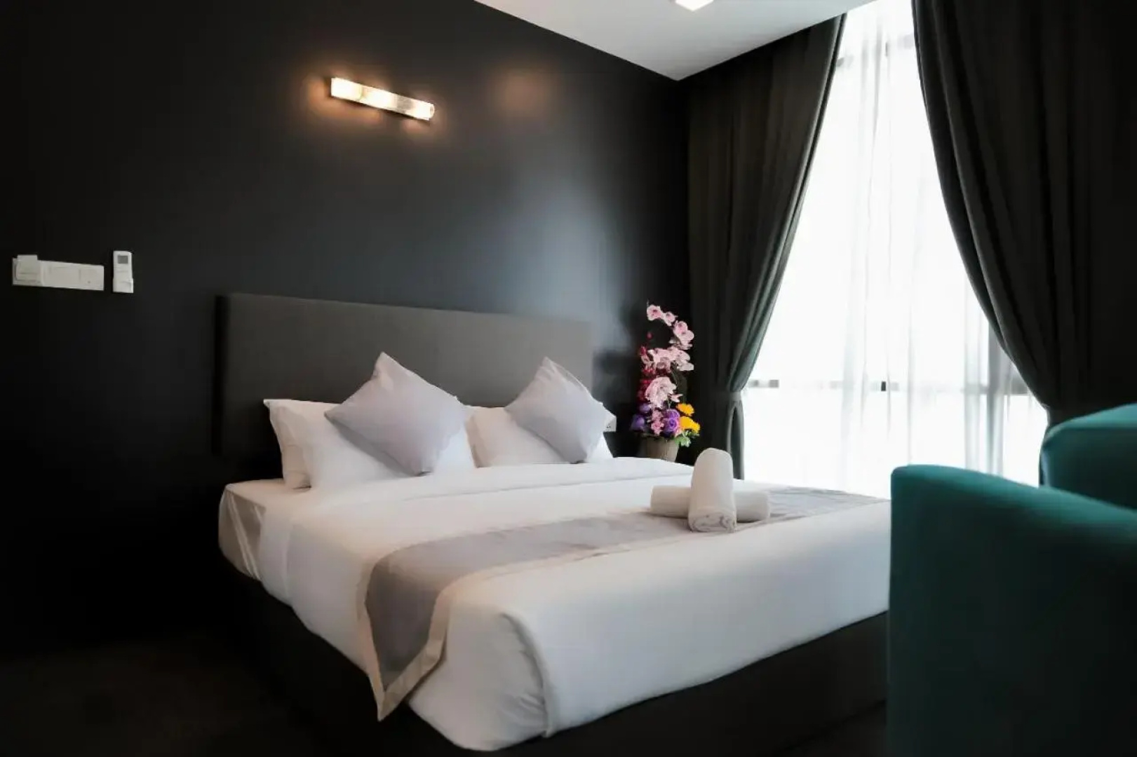 WE Hotel