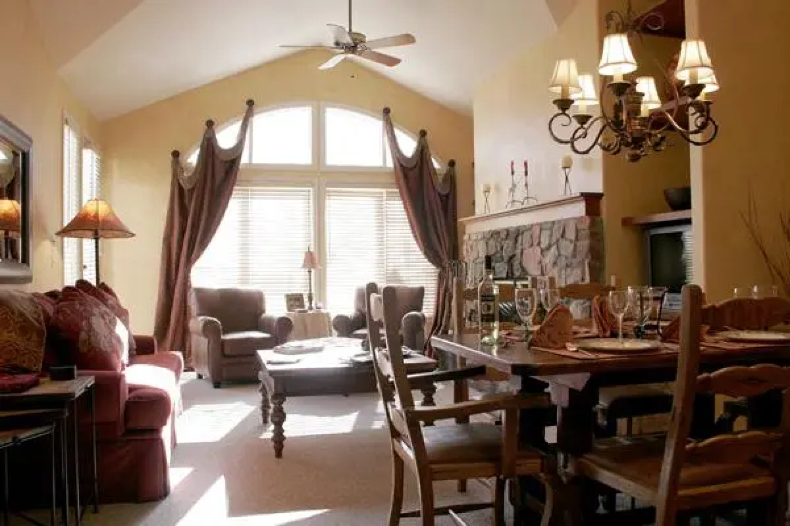 Seasons Lodge at Arrowhead: Beaver Creek Condo!