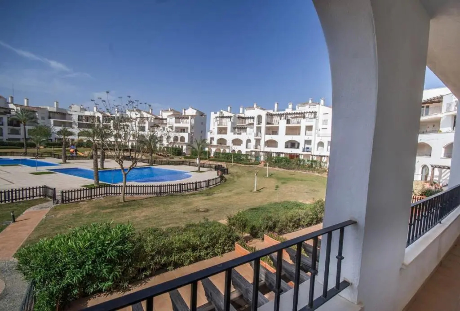 Nice Pool Views Apartment with 2 Bedrooms - BA412LT