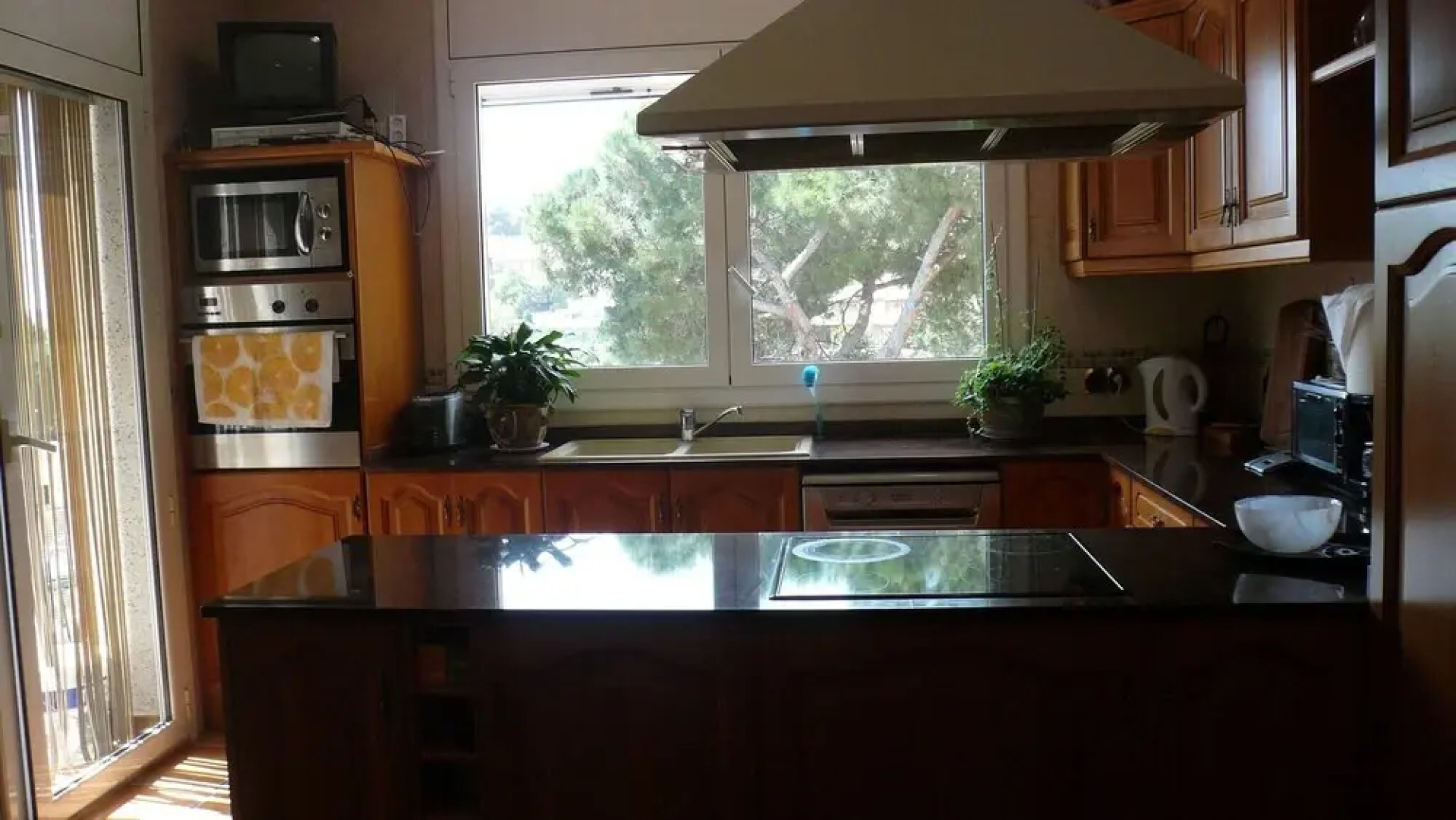 Villa a Step Away From Barcelona, Mountains and Beach