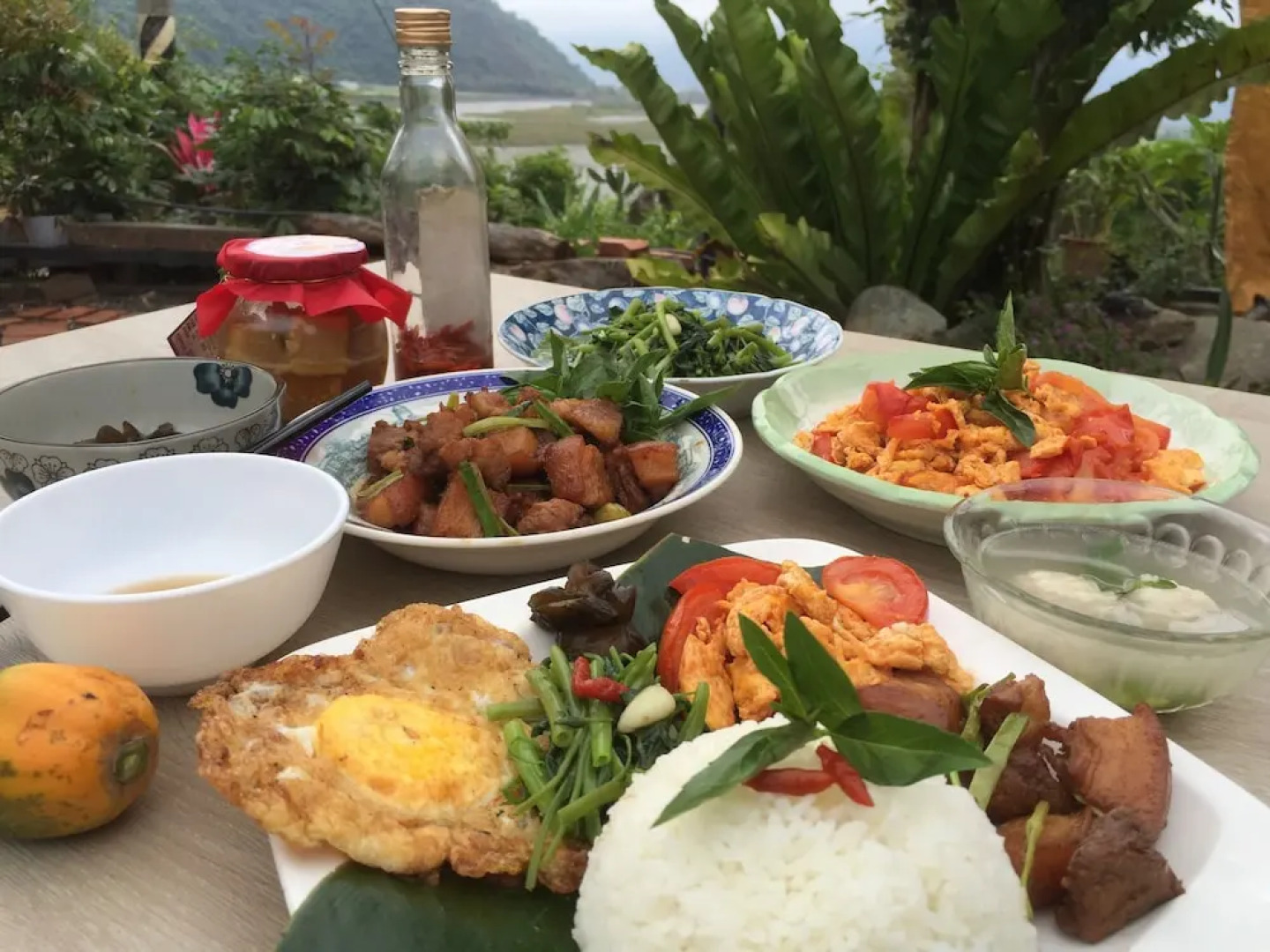 Mt. River View & Waterfall Lodge