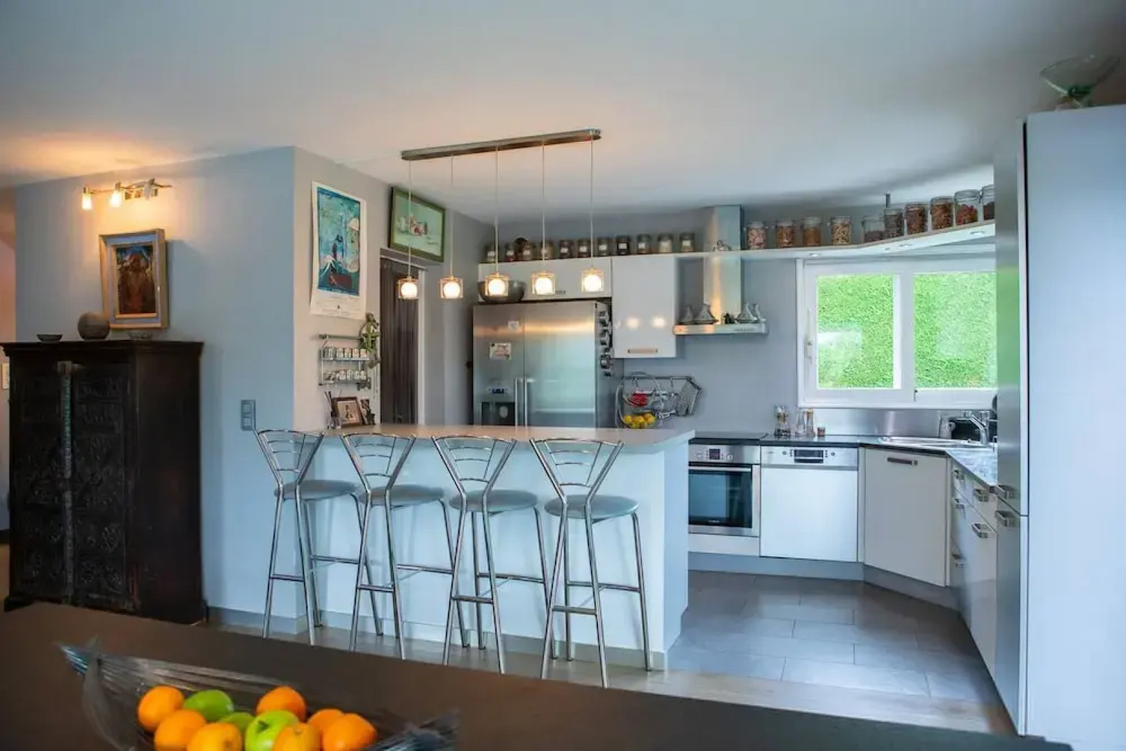 Villa au Bord du lac Avec Piscine Privee et Acces Direct au lac