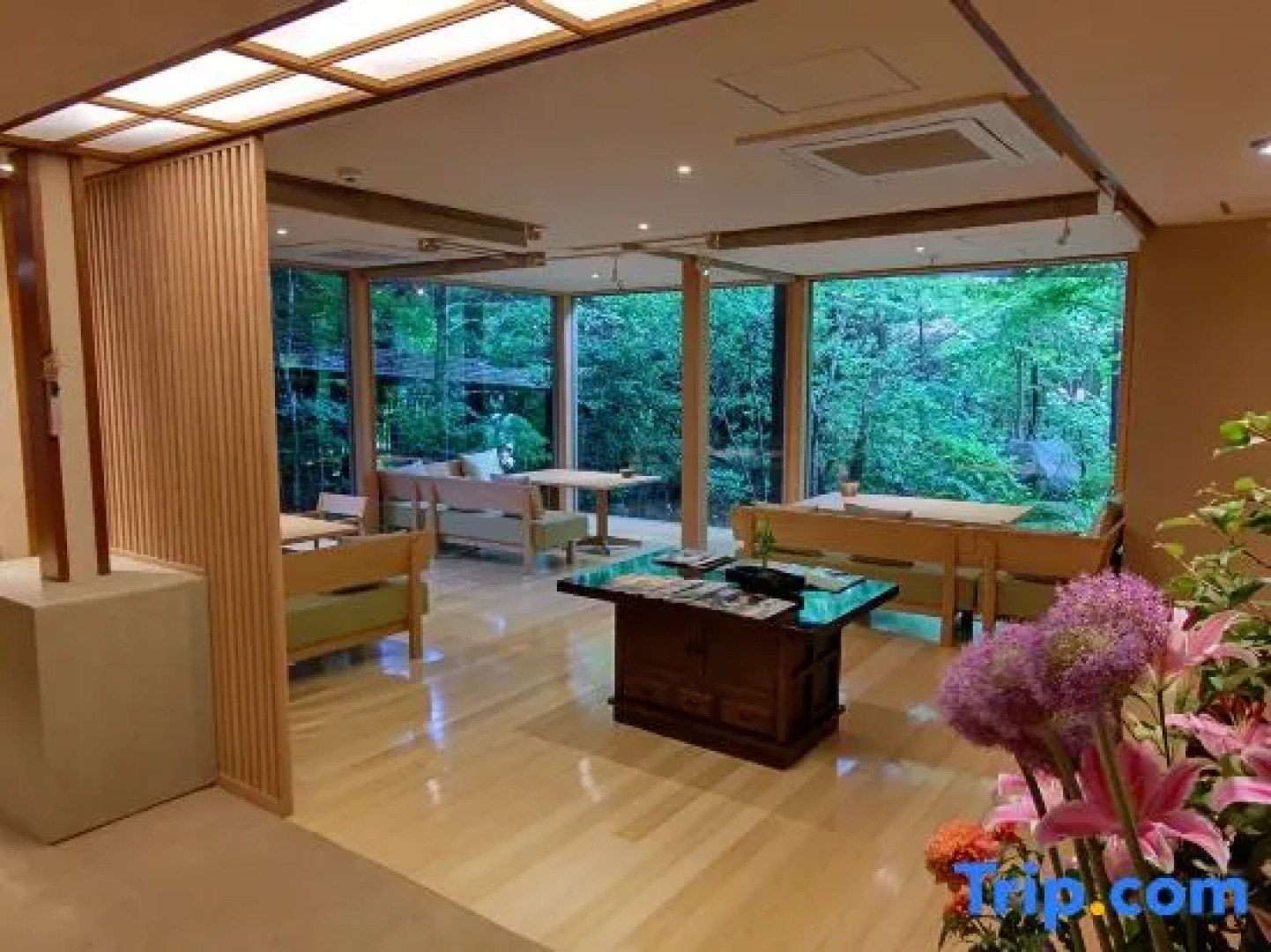 Yugawara Onsen Ashikari Ryokan