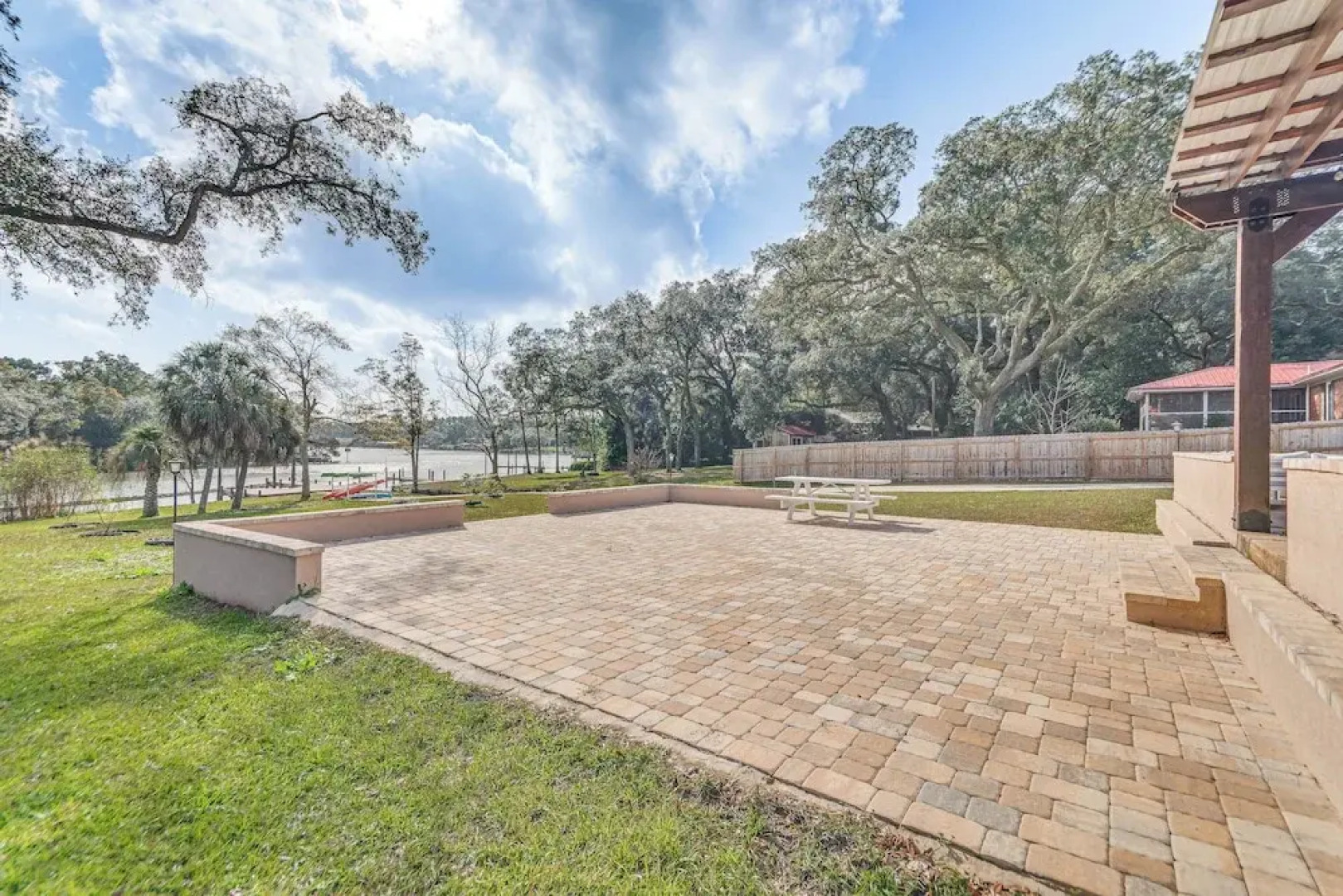 Waterfront Retreat w/ Outdoor Oasis in Pensacola