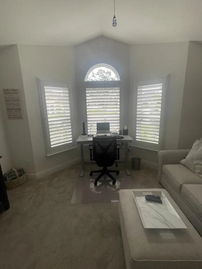 Designer Home In Saint Catherine