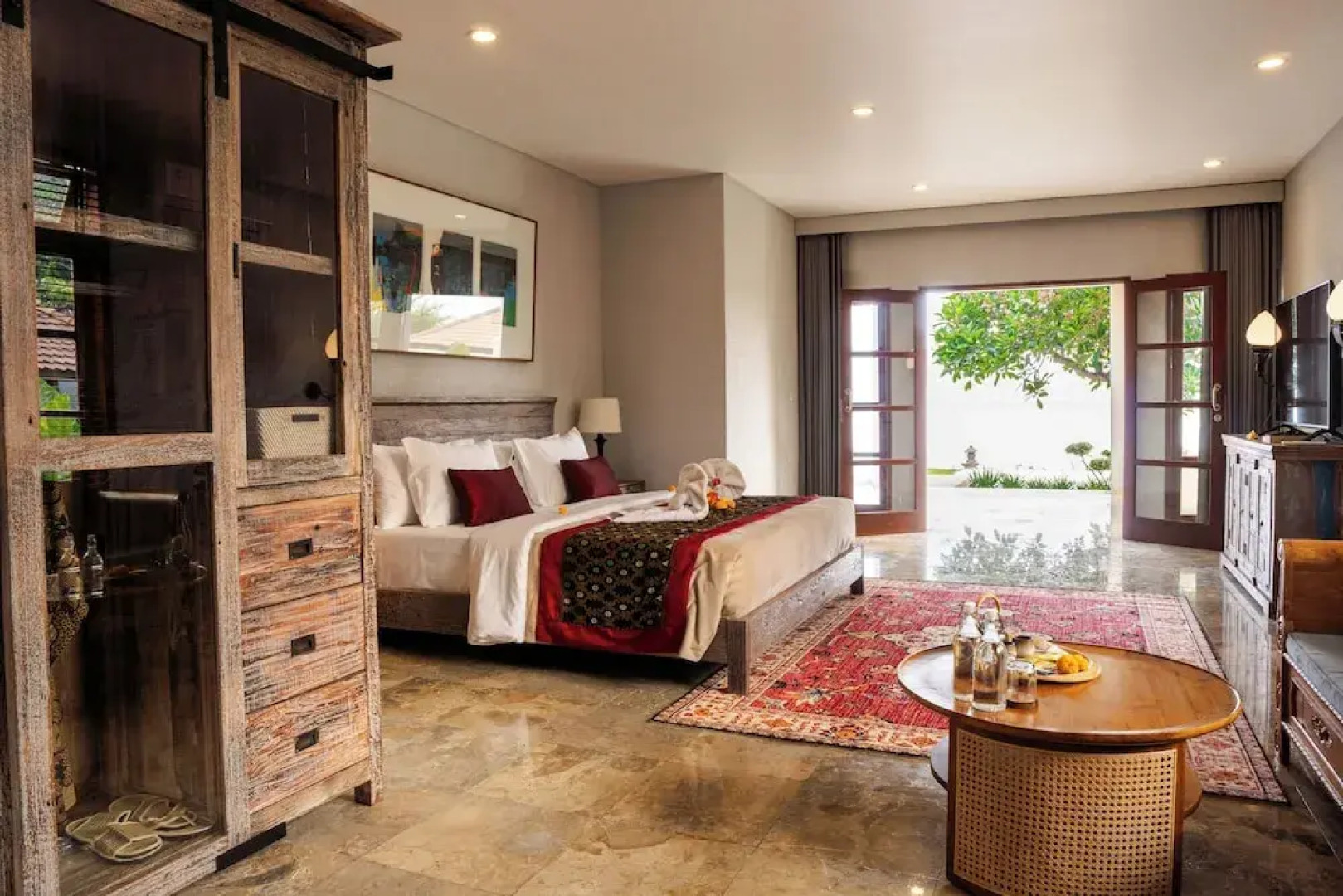 Seaside Oceana Suites by Mahaprana