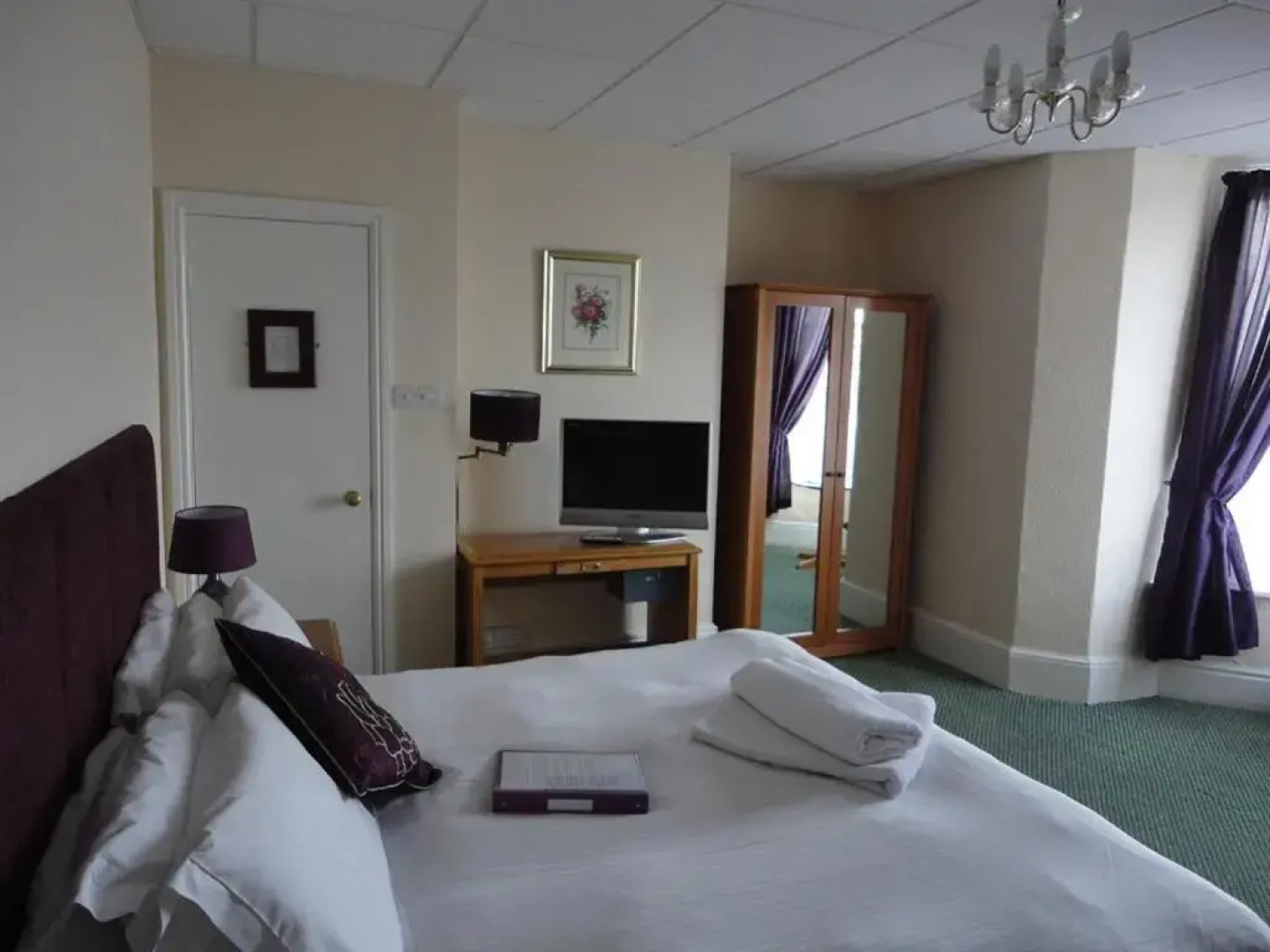 Albert & Victoria Hotel