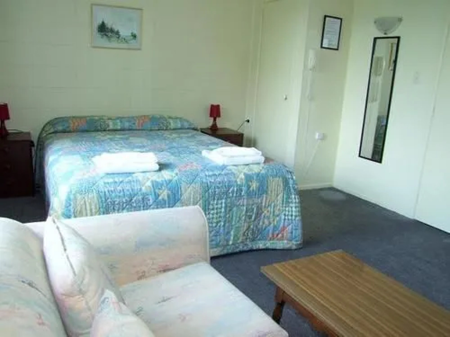 Hamilton Town & Country Motel