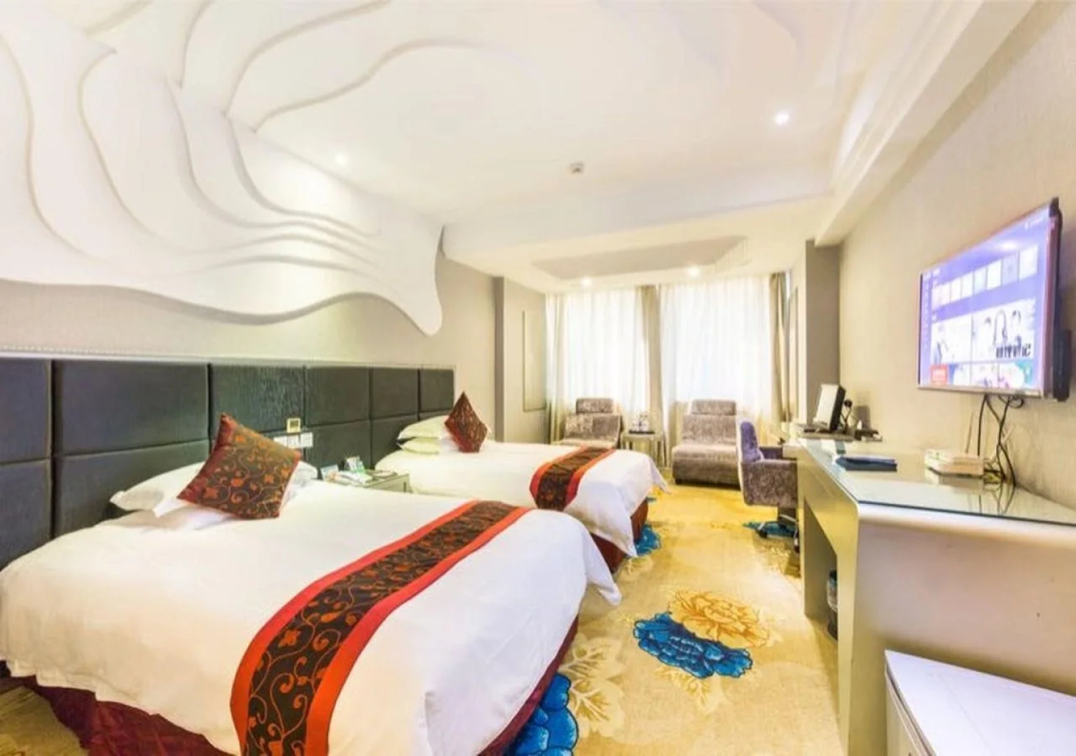 Yiwu Huang Xuan Hotel