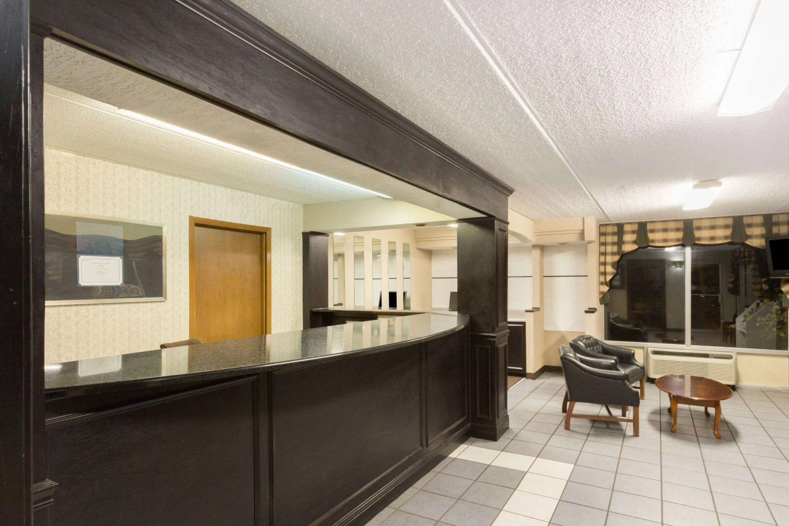 Super 8 by Wyndham Kingsport /I-81