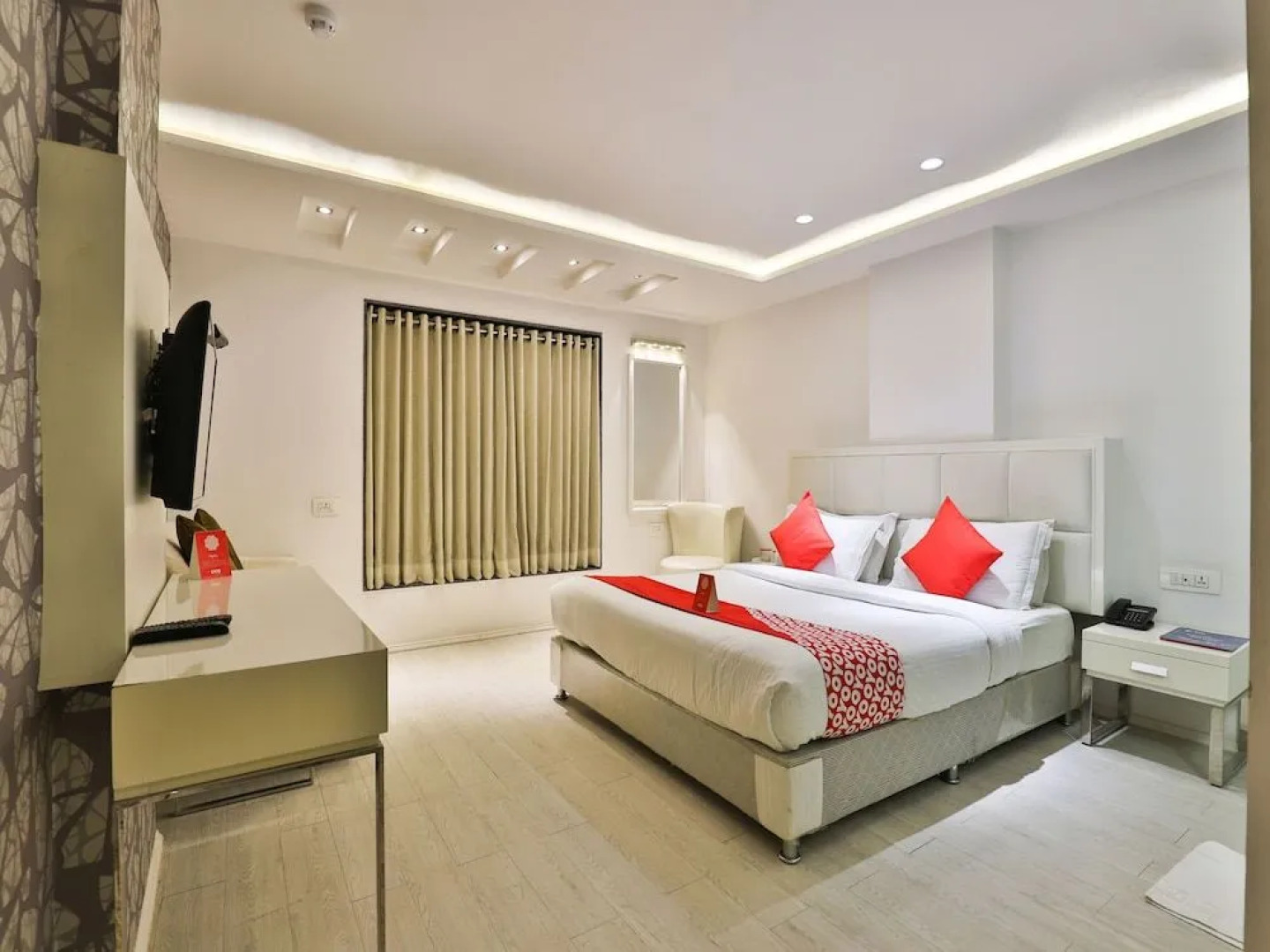 OYO 13479 Hotel Grand Nakshatra