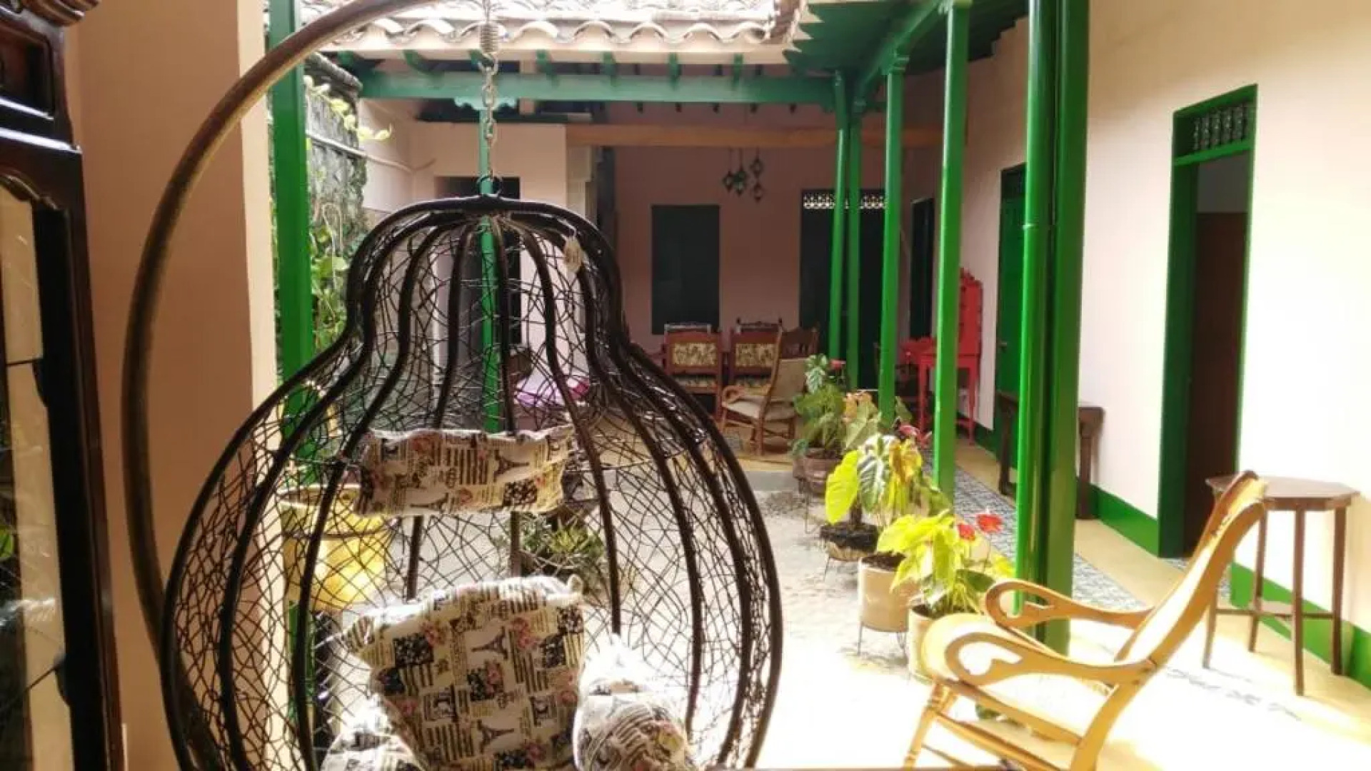 Hotel Kantarrana Urbana Jardin