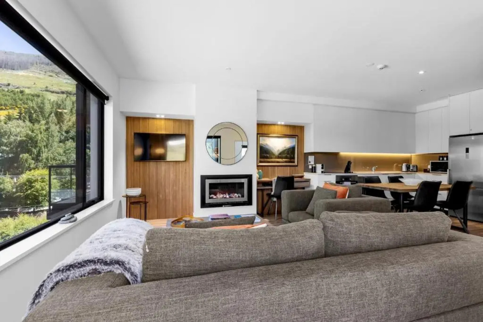 Riverview Penthouse - Apartment 19