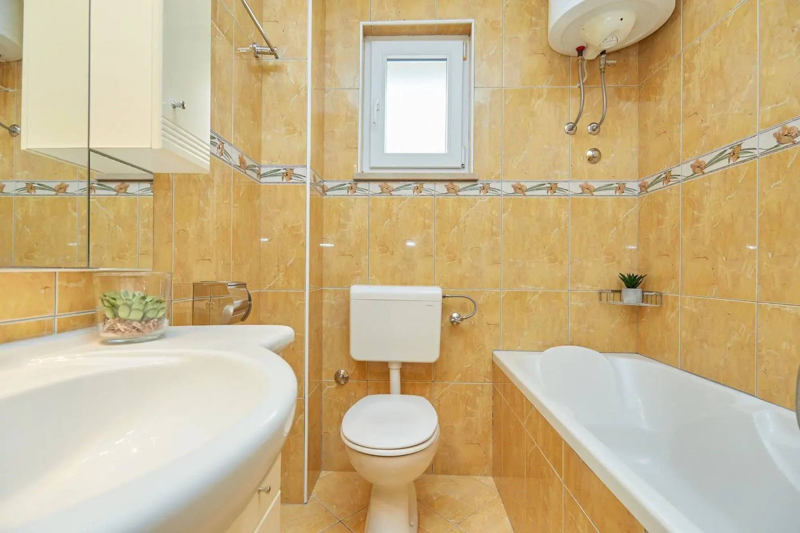 Apartments Zelic Tucepi