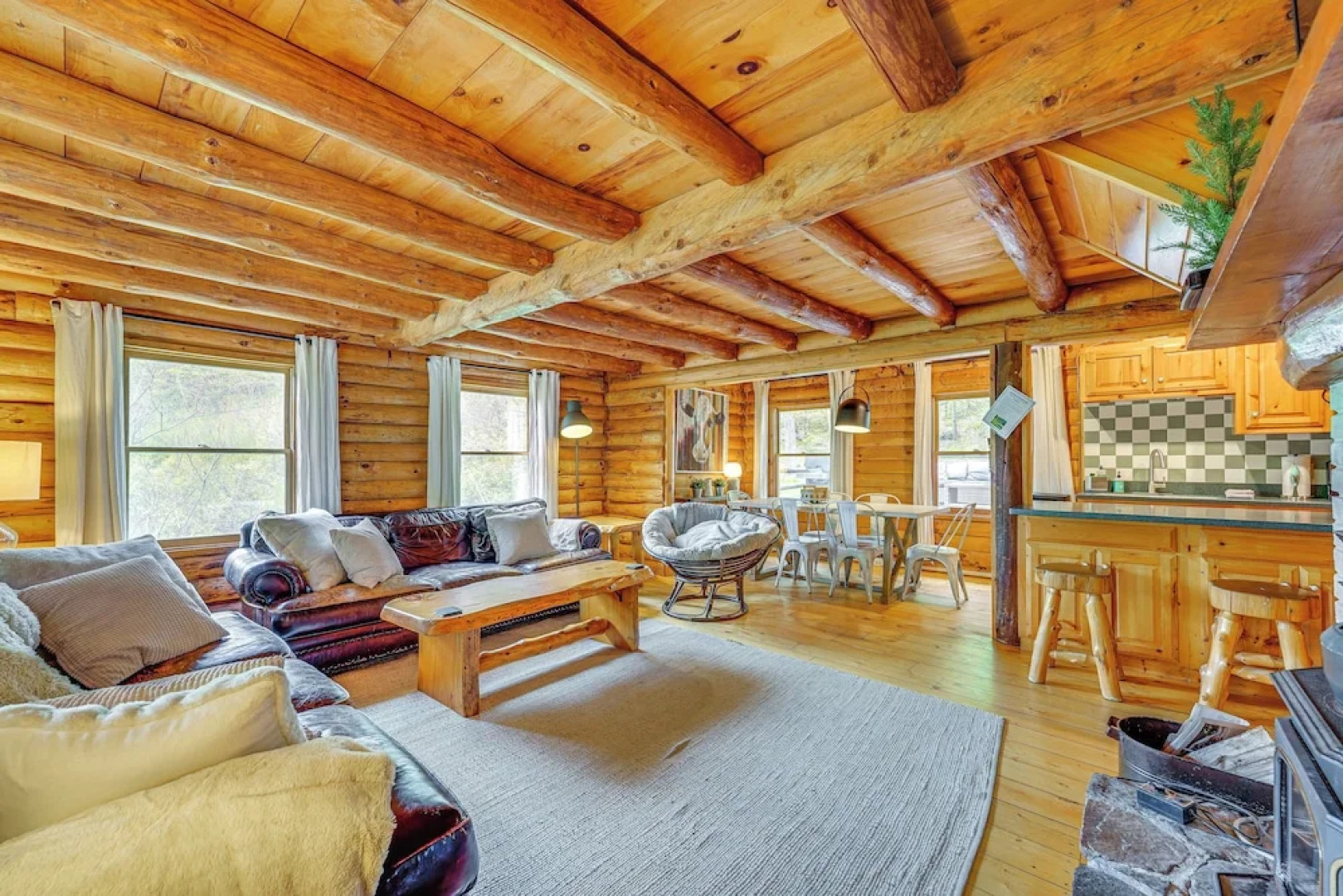 Picture-perfect Vermont Mtn Cabin w/ Hot Tub!