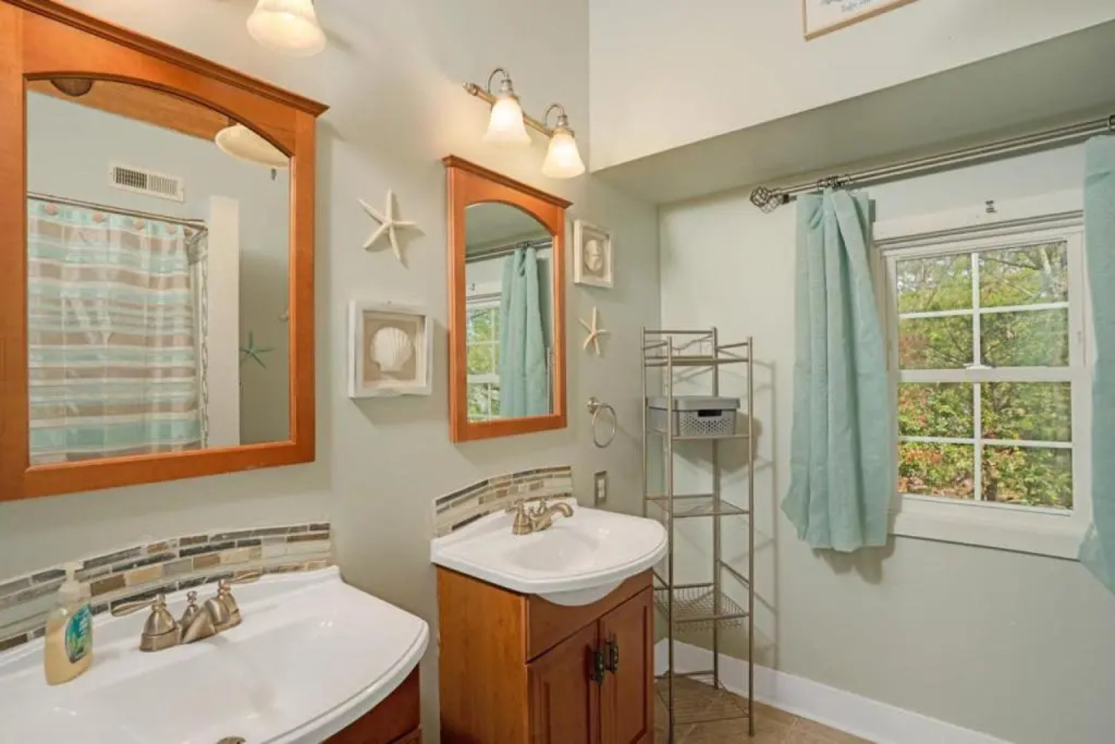 Blue Heaven by Oak Island Accommodations