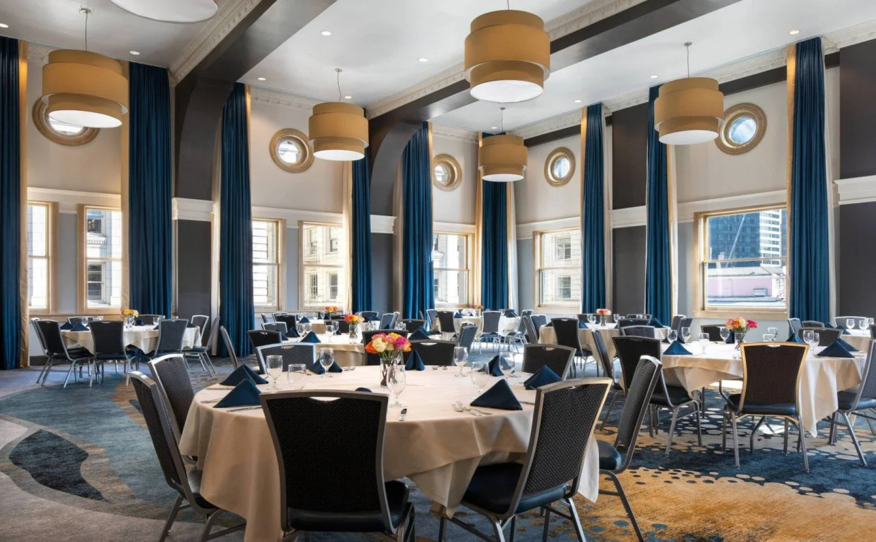 Courtyard Seattle Downtown Pioneer Square