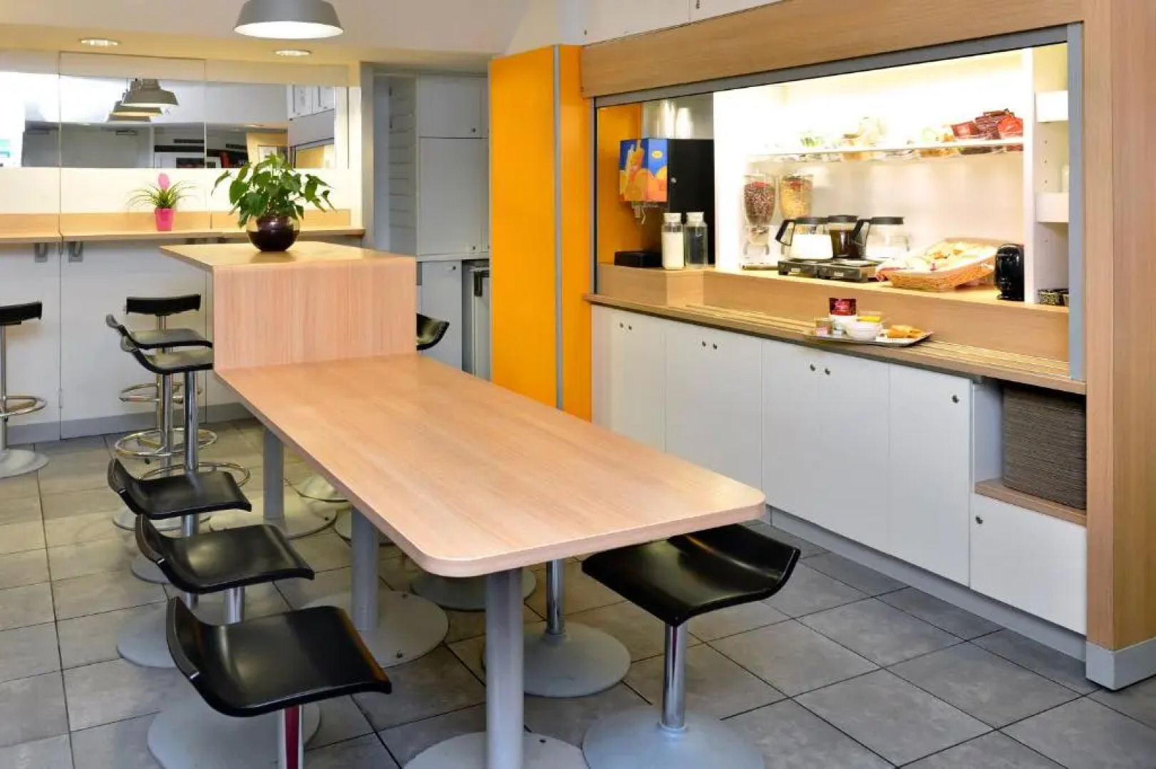 ENZO HOTELS 1er PRIX CHARLEVILLE