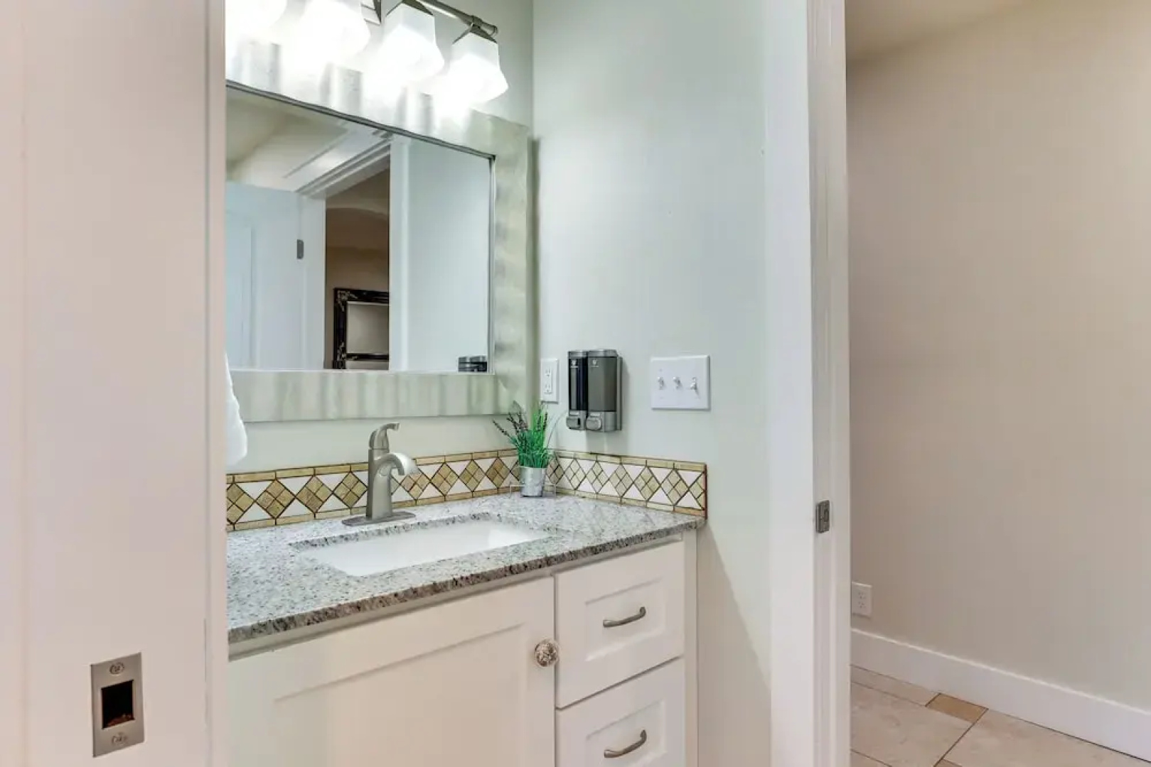 Twin Falls Vacation Rental w/ Yard < 3 Mi to Town!