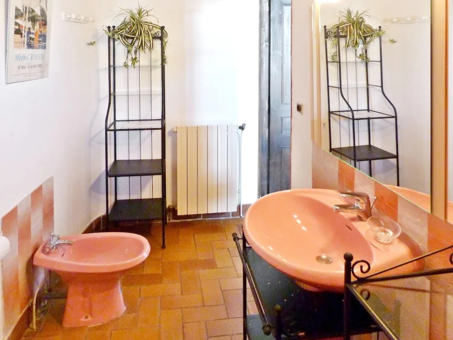 House With 3 Bedrooms in Pelissanne, With Wonderful City View, Furnish