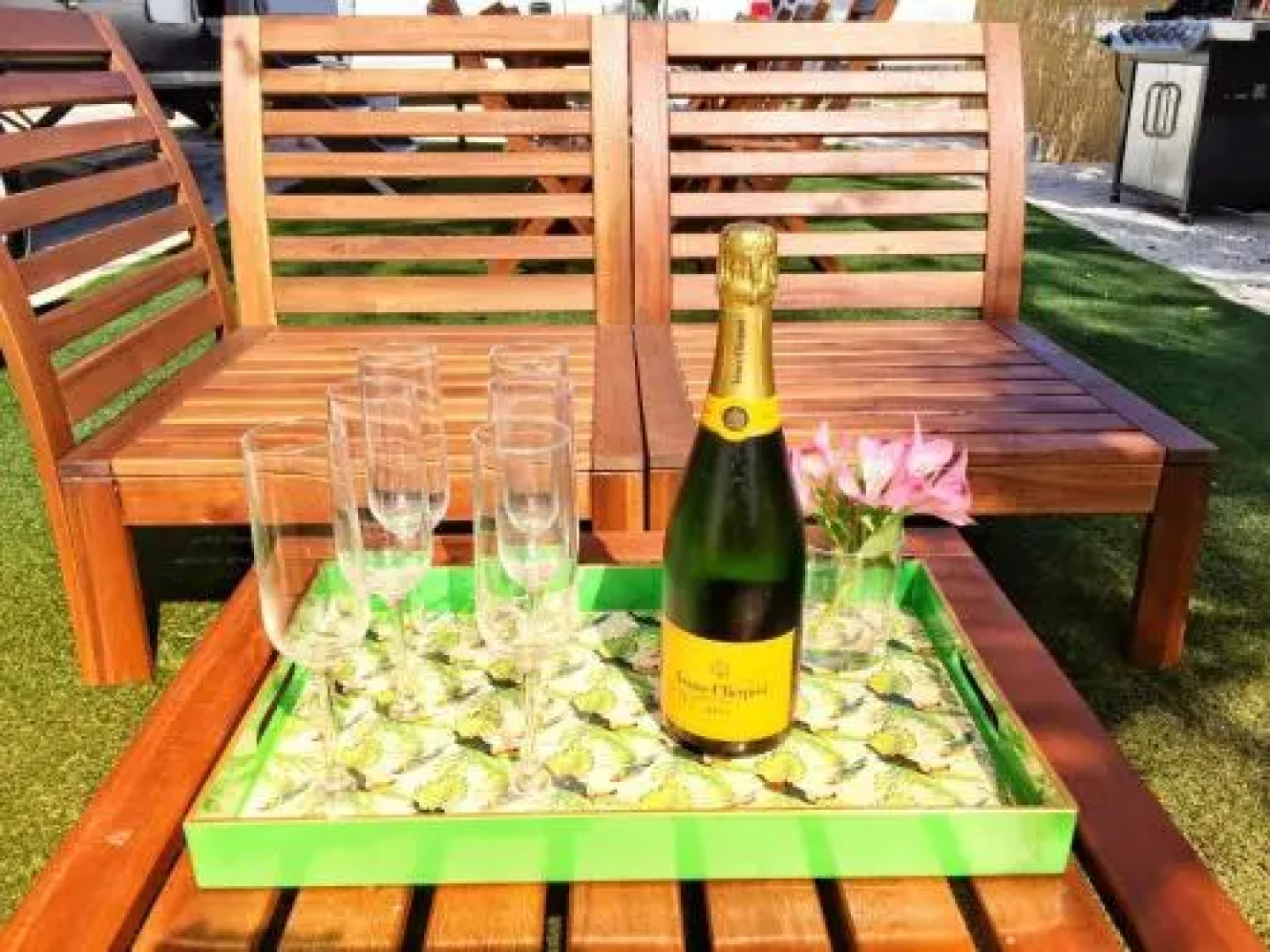 2 bedroom, beautiful patio, pool, beach, marina