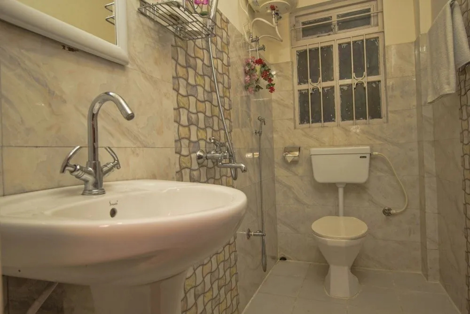 Oyo 30417 Hotel Green View Neelgiri