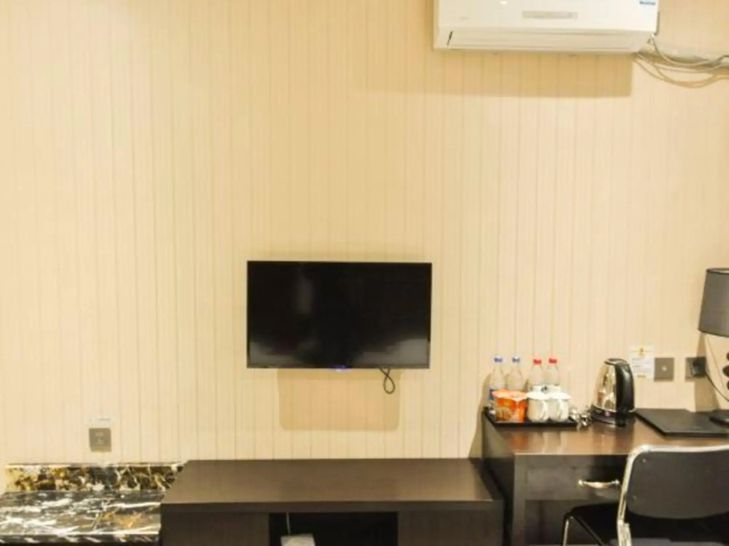 Super 8 Hotel (Chifeng Railway Station Yuanlin Road)