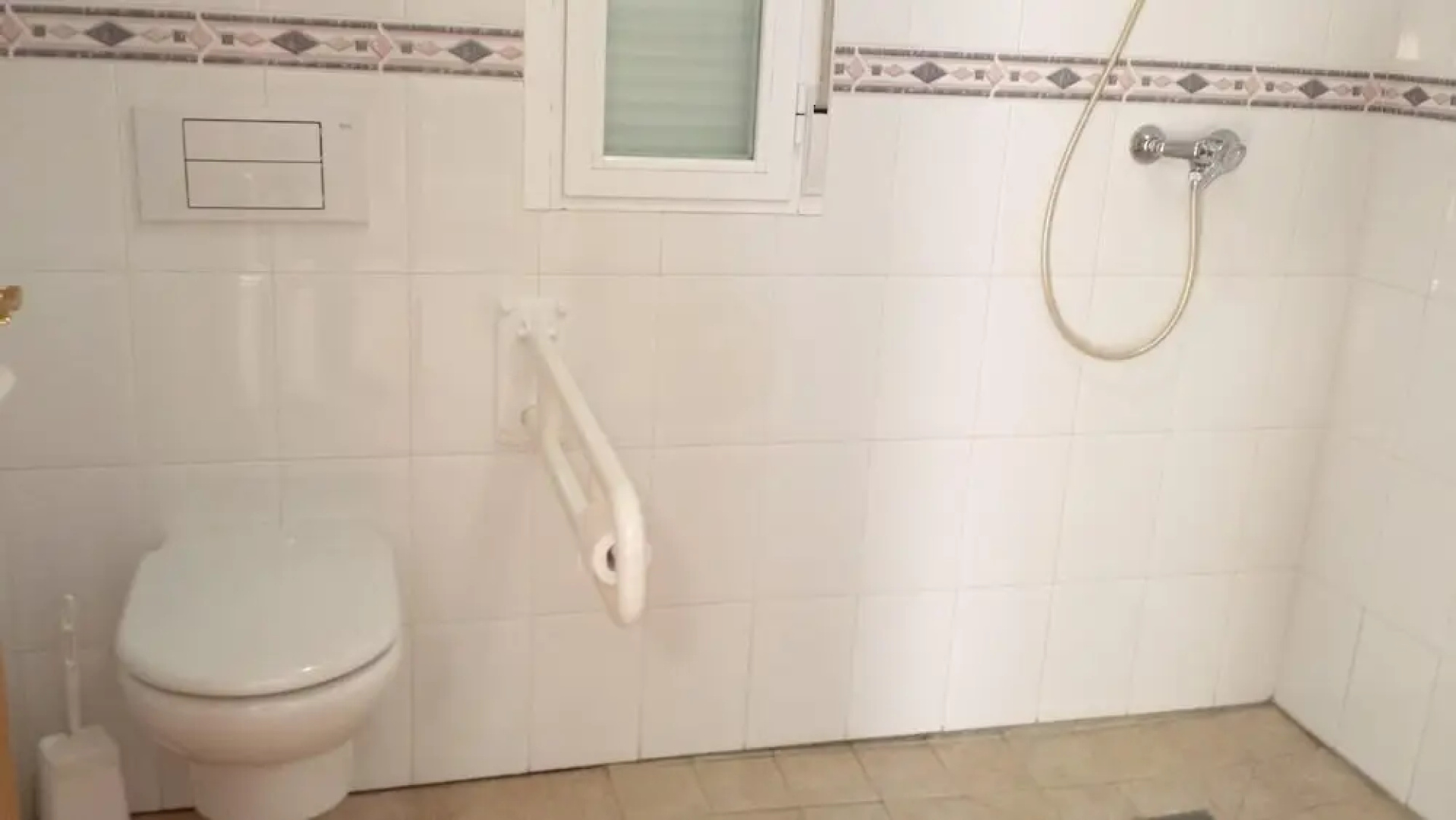 House With 9 Bedrooms in Navaluenga, With Wonderful Lake View and Encl