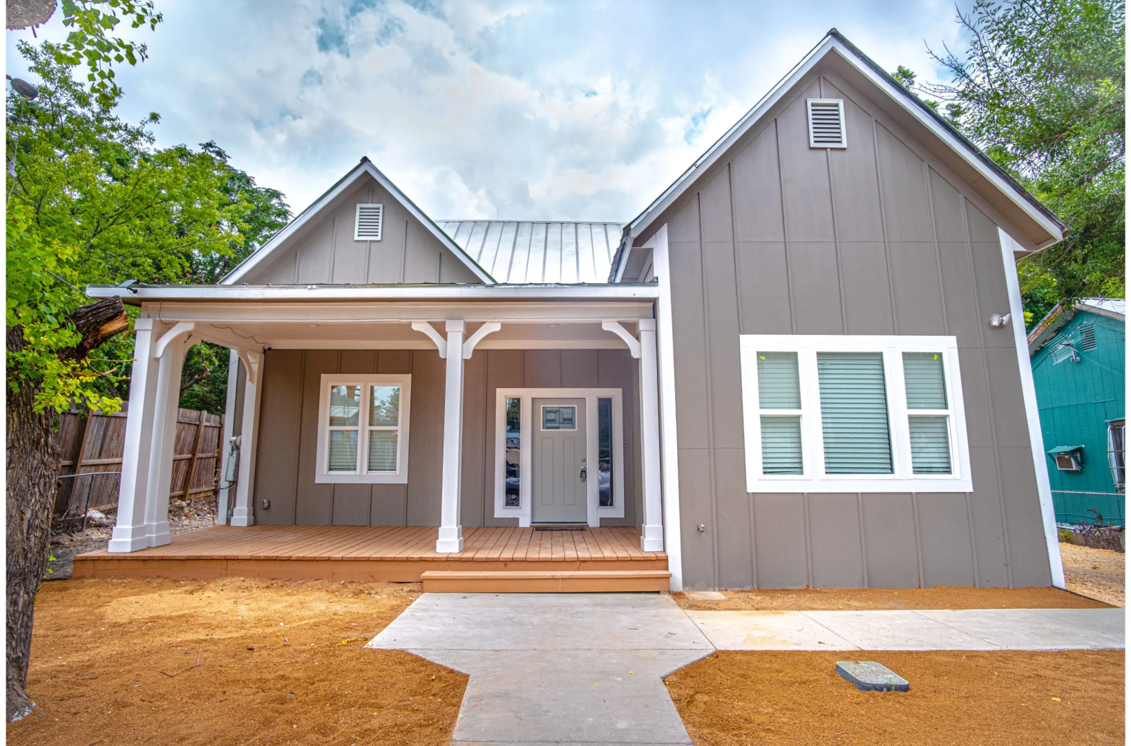 Brand New Remodeled 3BR/2BA House Near Downtown