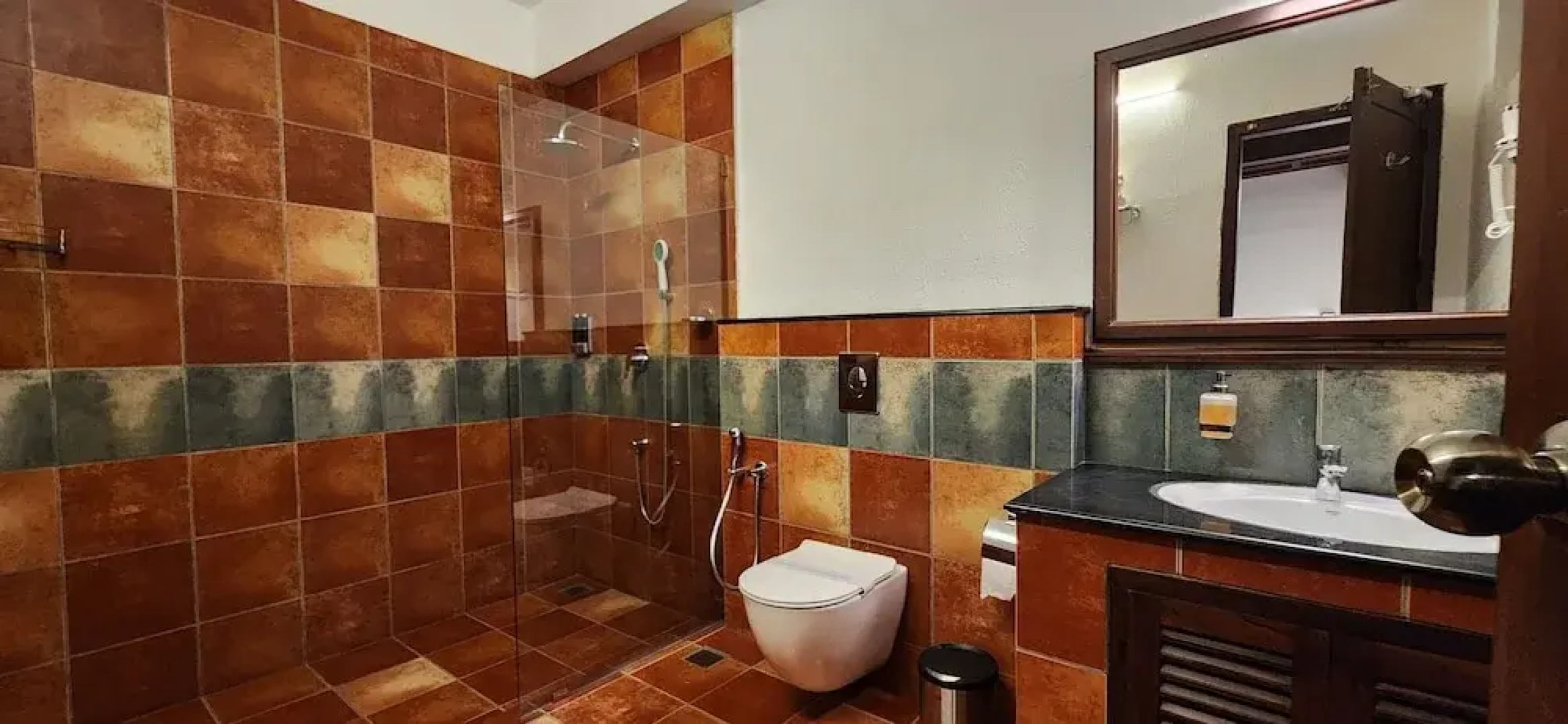 Kumarakom Tharavadu - Heritage Hotel