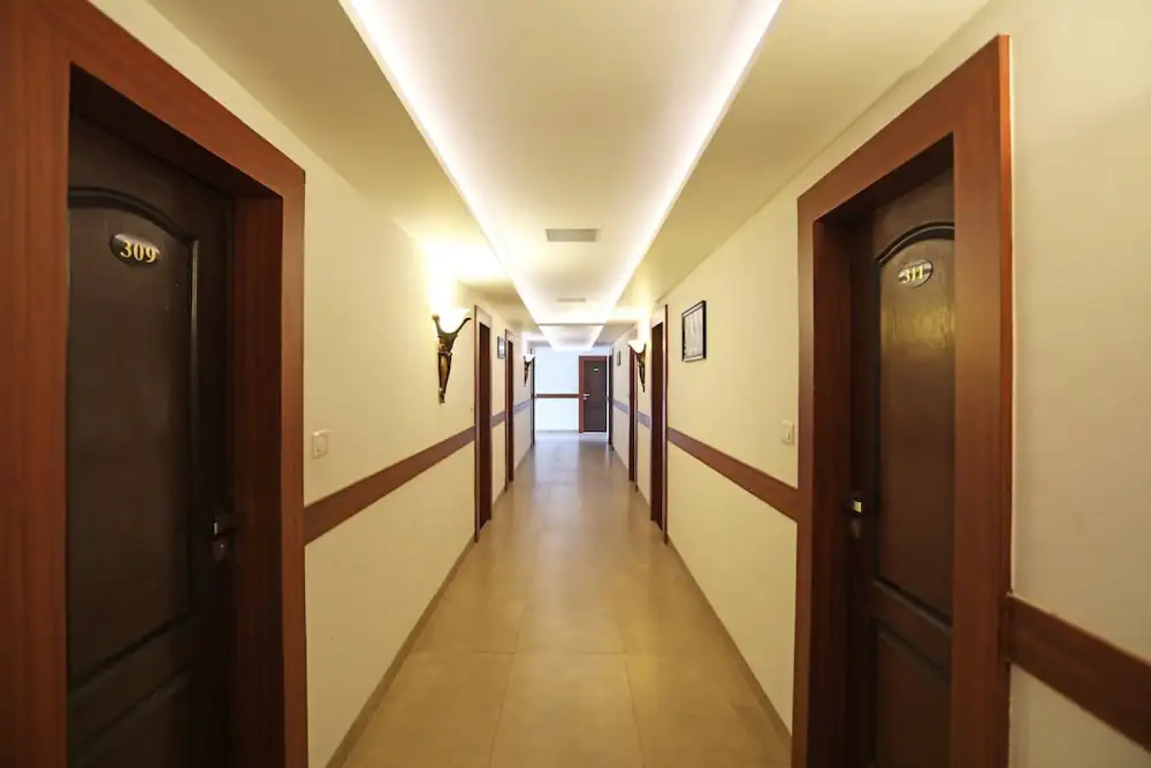 Capital O 18792 The Grand Neelam