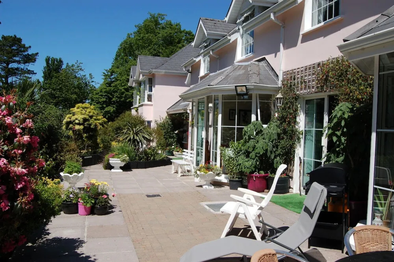 The Grove Lodge Guesthouse & Country Club