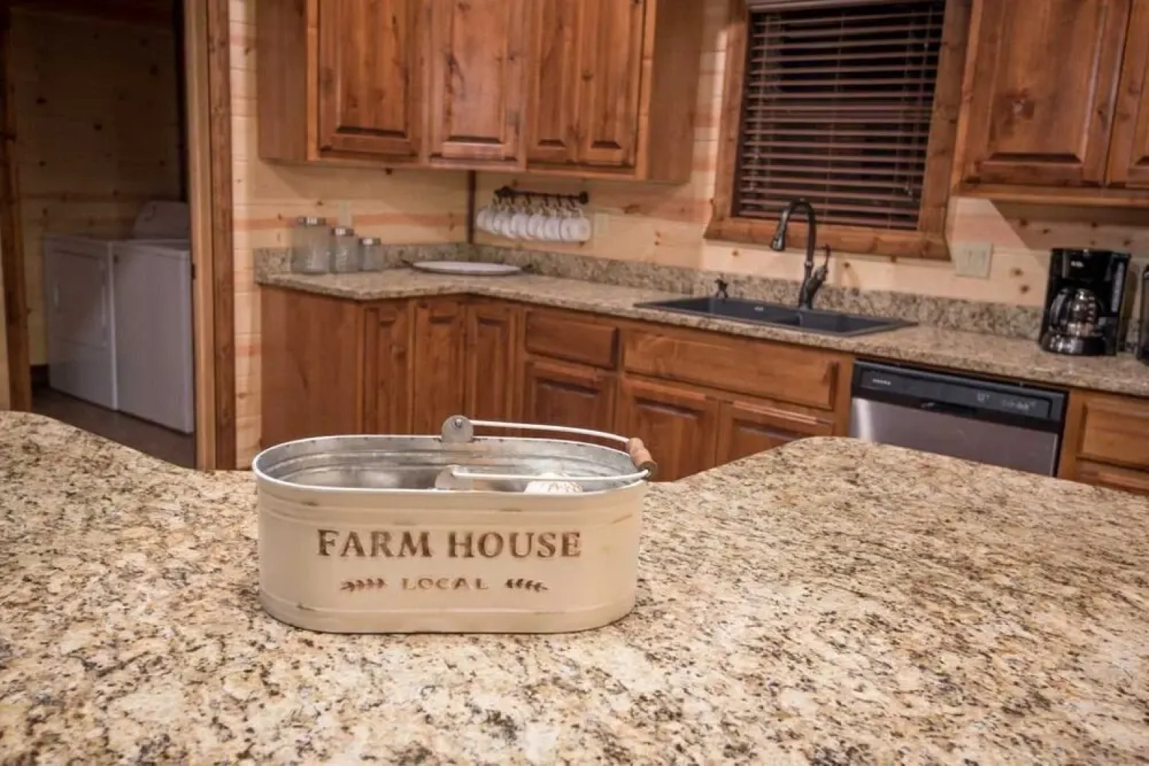 Simmer Down Lodge - 5 Br Cabin