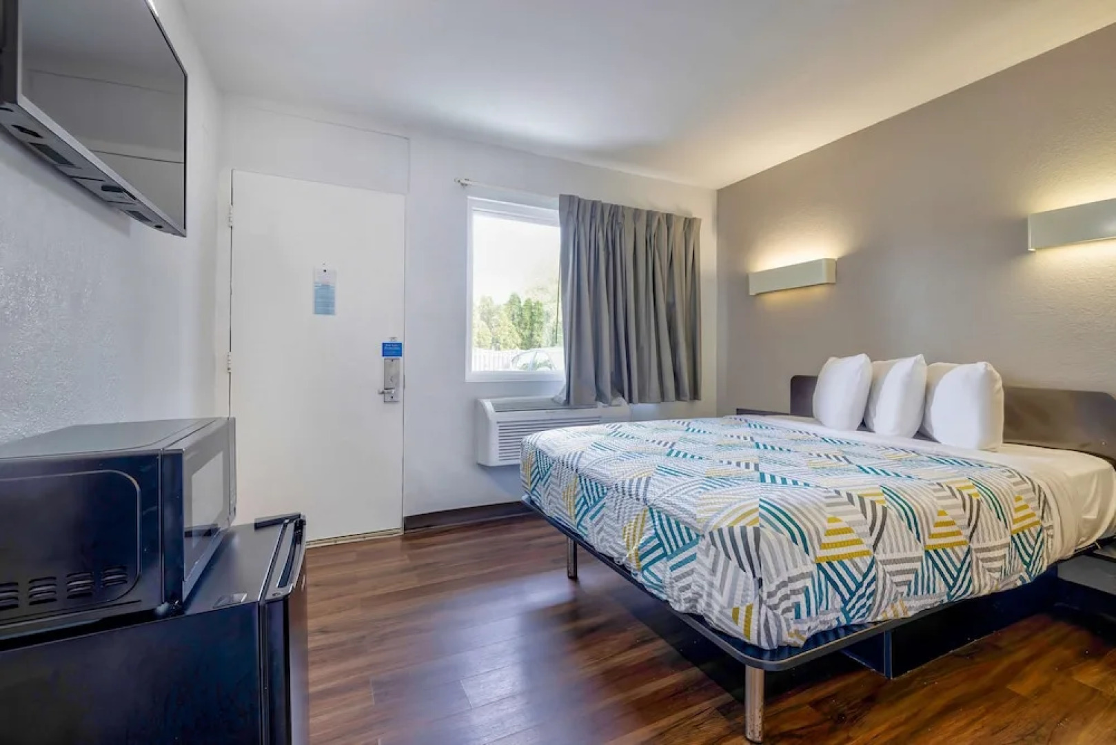 Travelodge/motel 6 Oshkosh