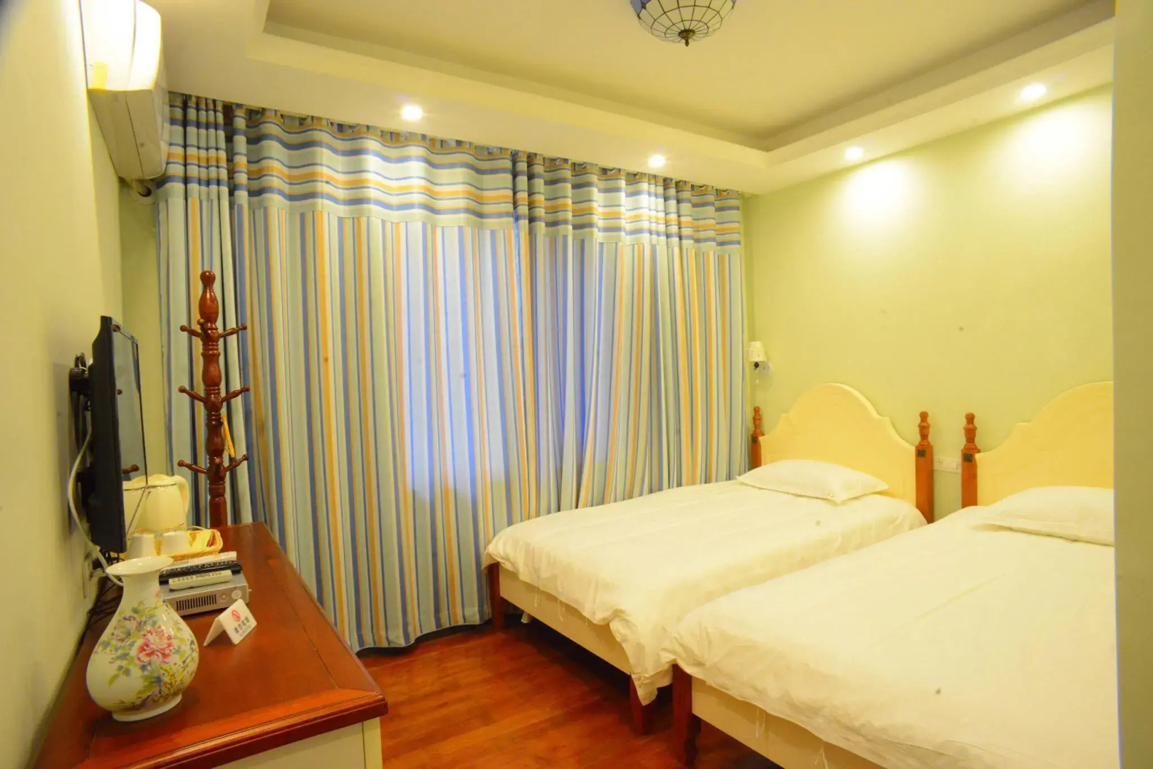 Junshe Boutique Guest House - Hostel