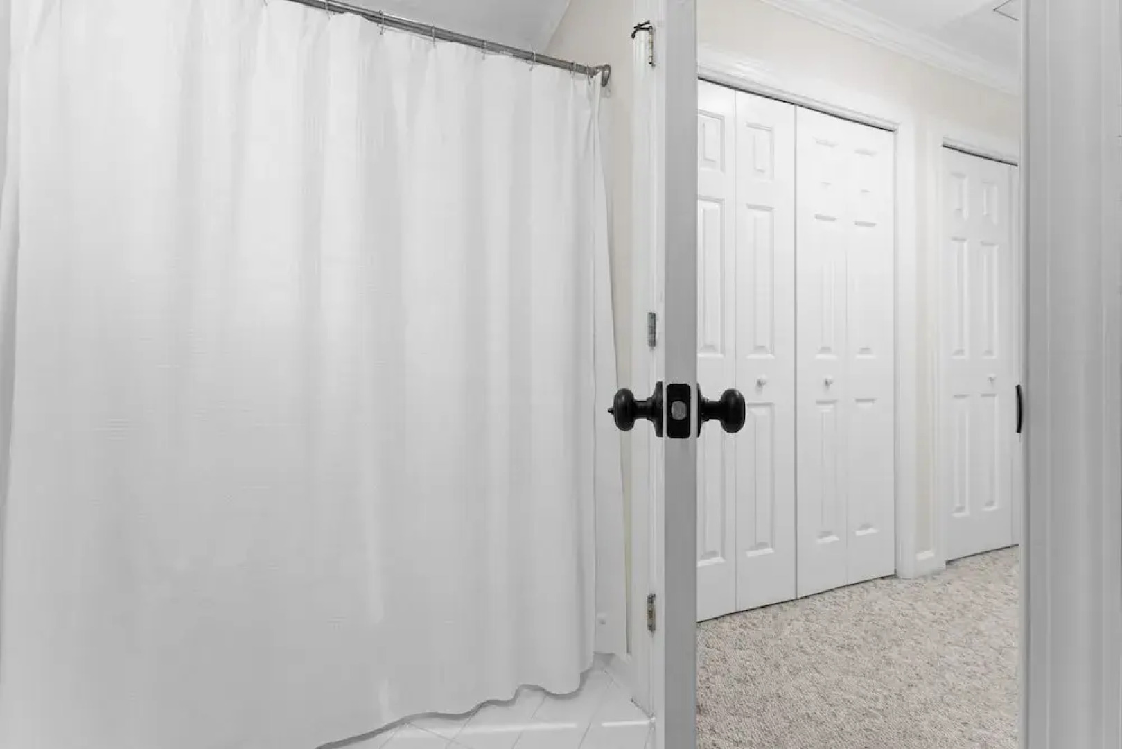 Shoreway Cove by Avantstay Waterfront Pool Dock